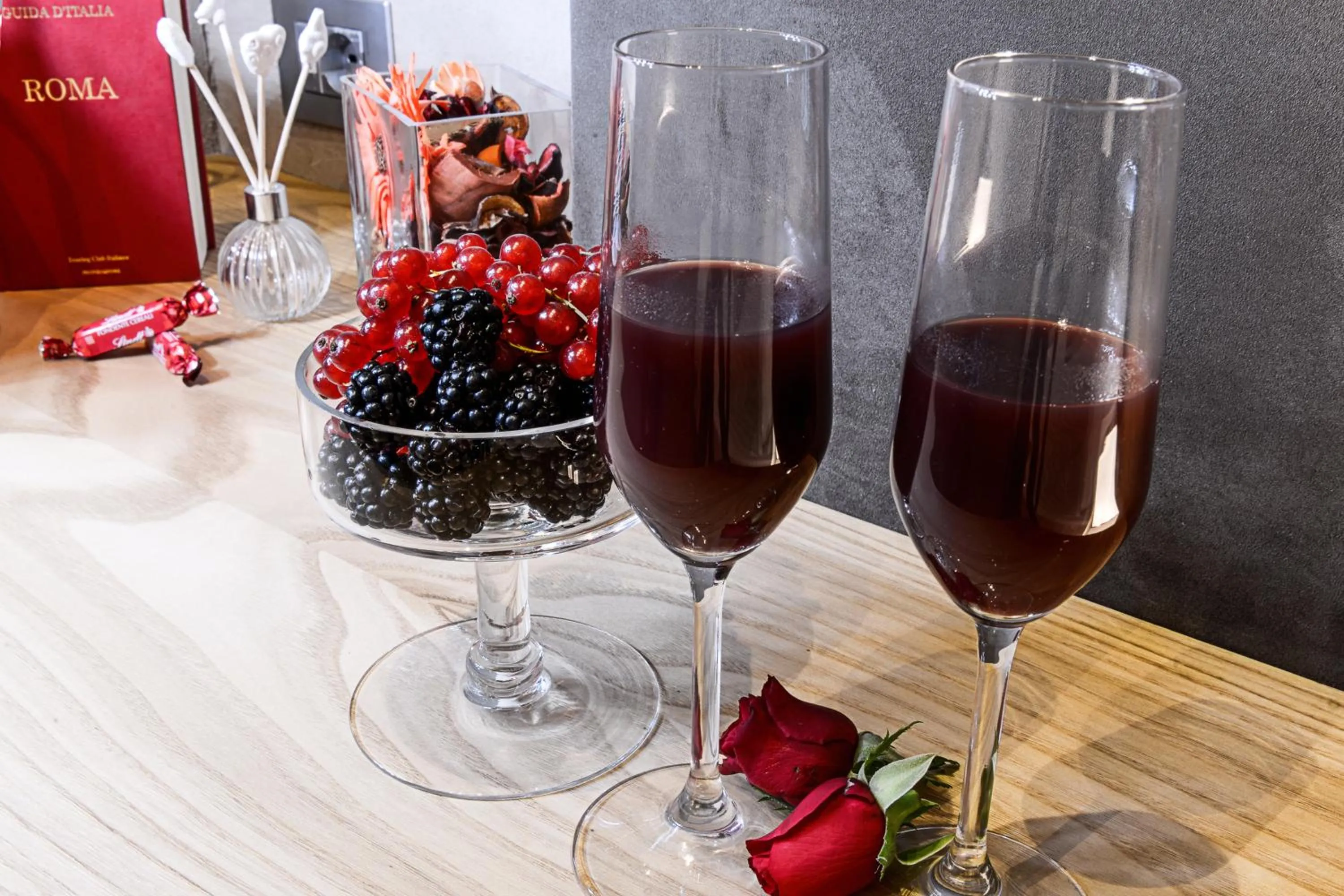 Decorative detail in Sun Suite Luxury Pantheon