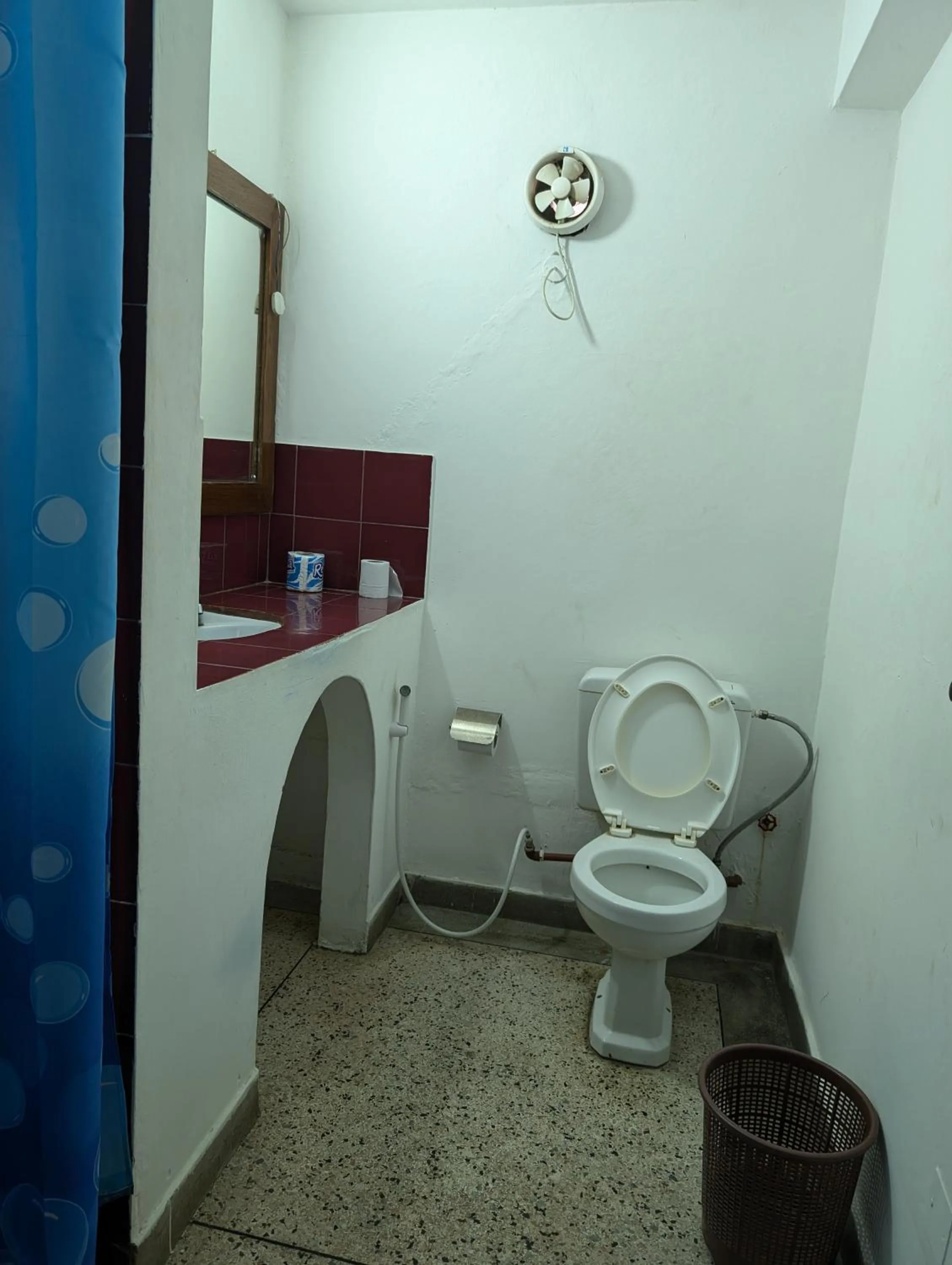 Toilet in Q-Bar & Guesthouse