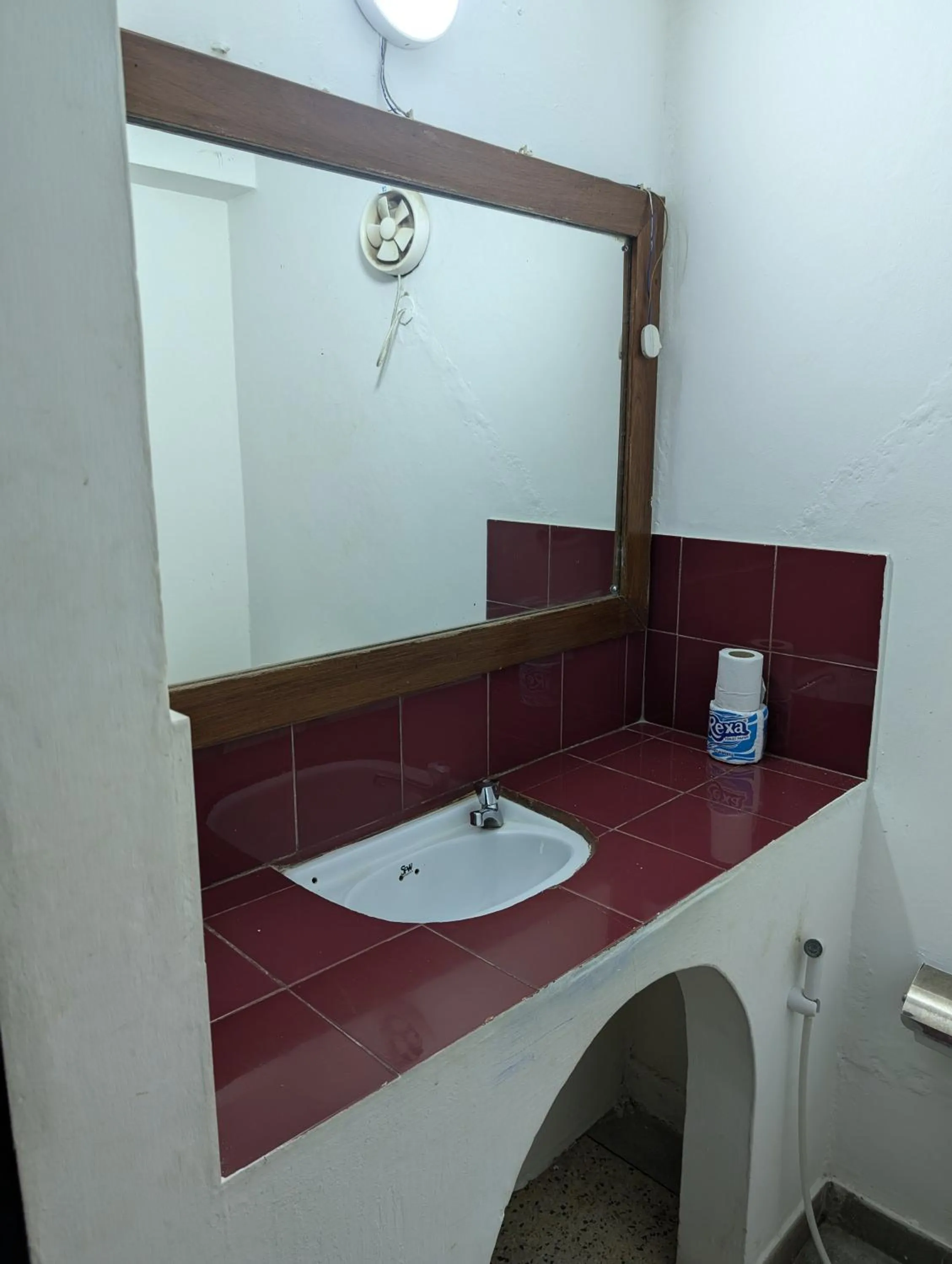 Bathroom in Q-Bar & Guesthouse