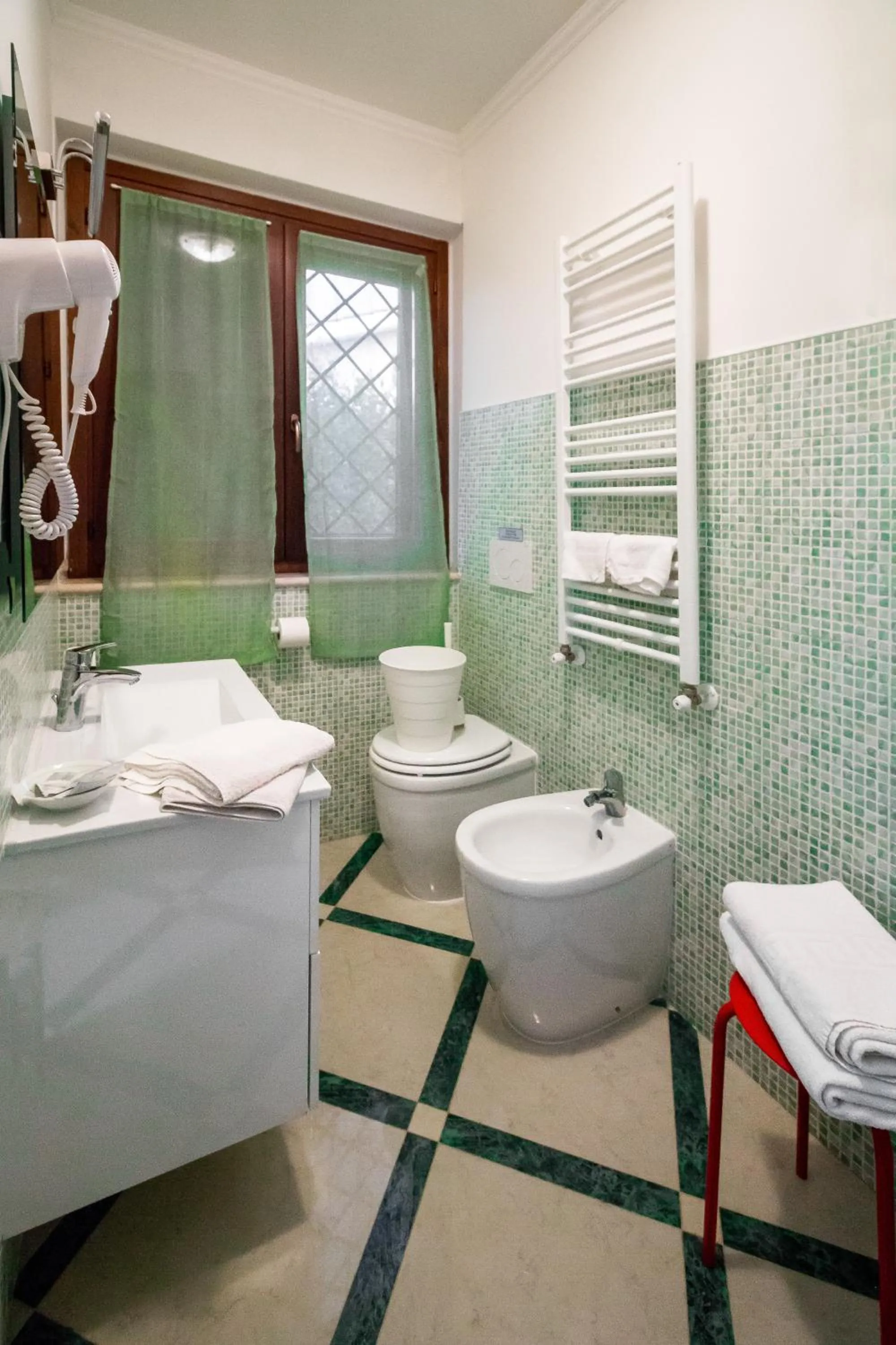 Il Bacio e La Nocciola