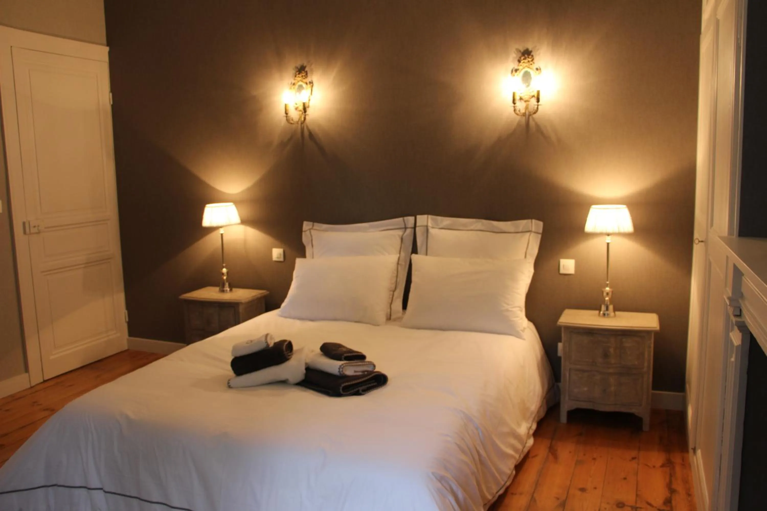 Photo of the whole room, Bed in Le Clos Boutenelle