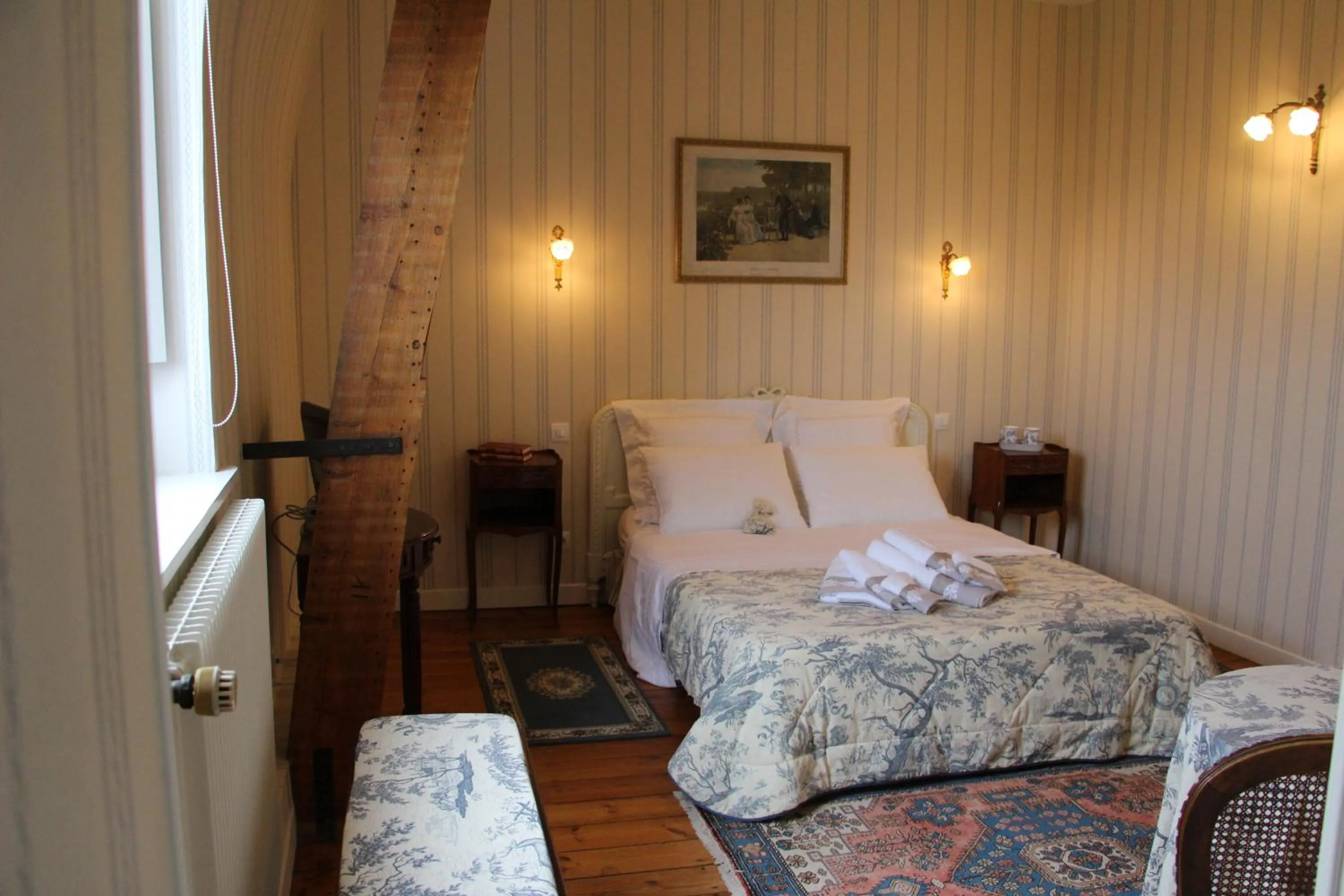 Photo of the whole room, Bed in Le Clos Boutenelle