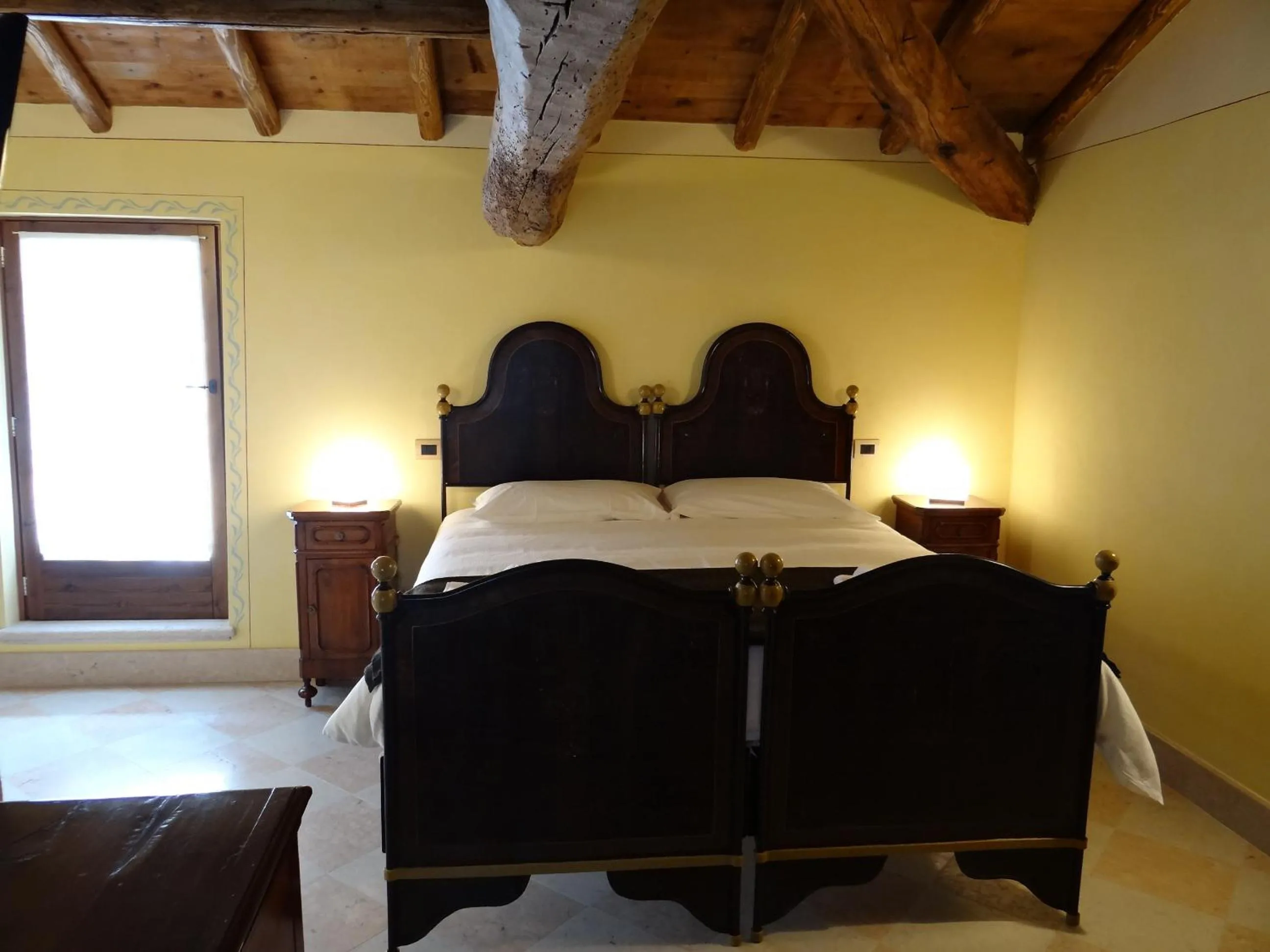 King Room with Spa Bath - single occupancy in Le Camere Della Bice