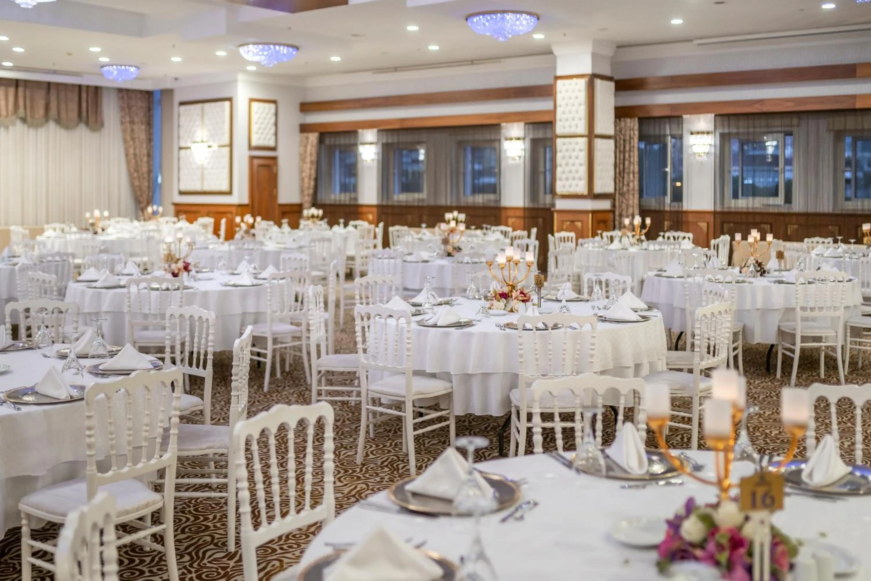 Banquet/Function facilities in Atakosk Group Hotels