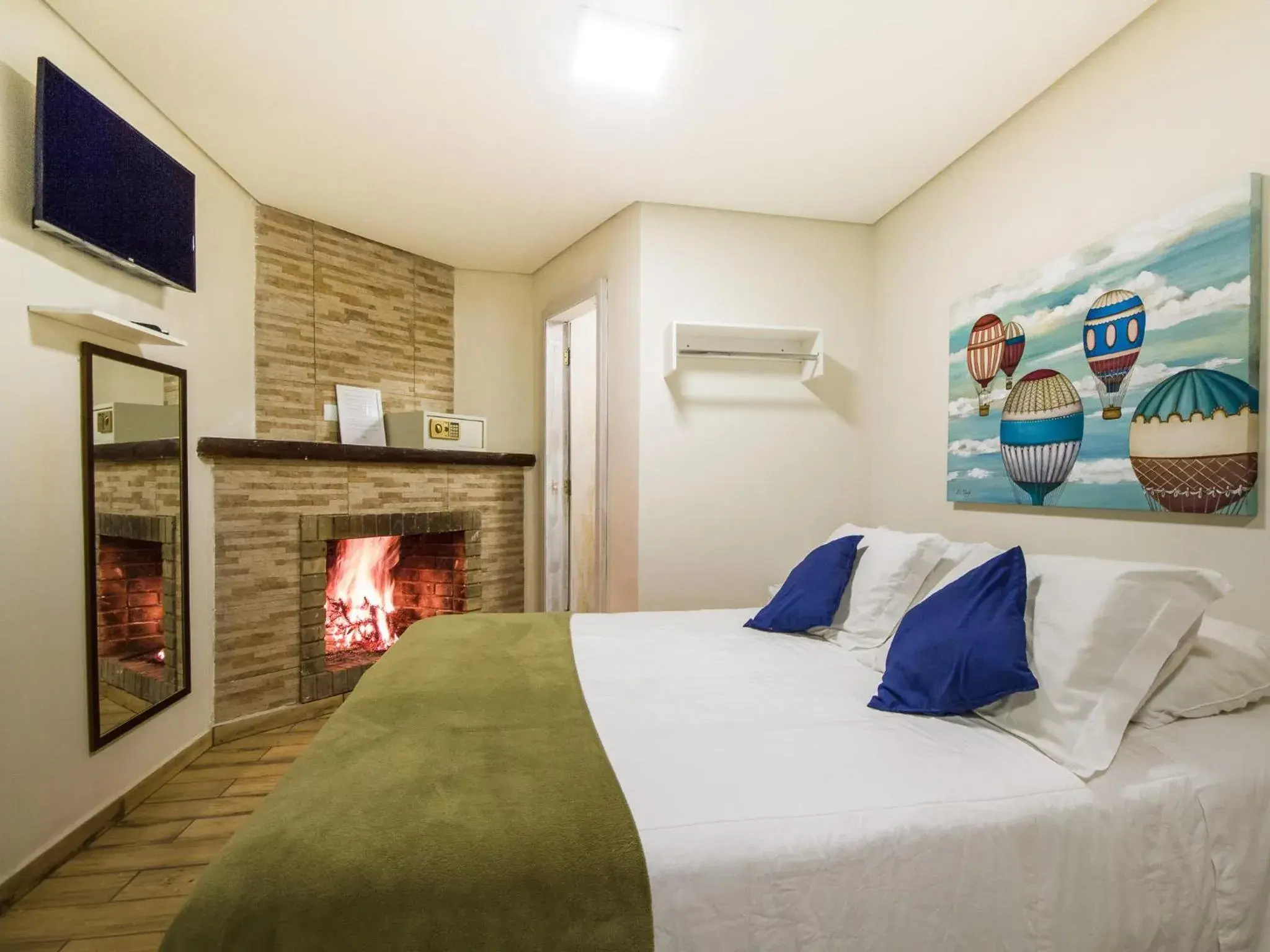 Superior Quadruple Room in Villa Vintage Campos - Piscina e opções de suites com hidromassagem Superior Quadruple Room in Villa Vintage Campos - Piscina e opções de suites com hidromassagem