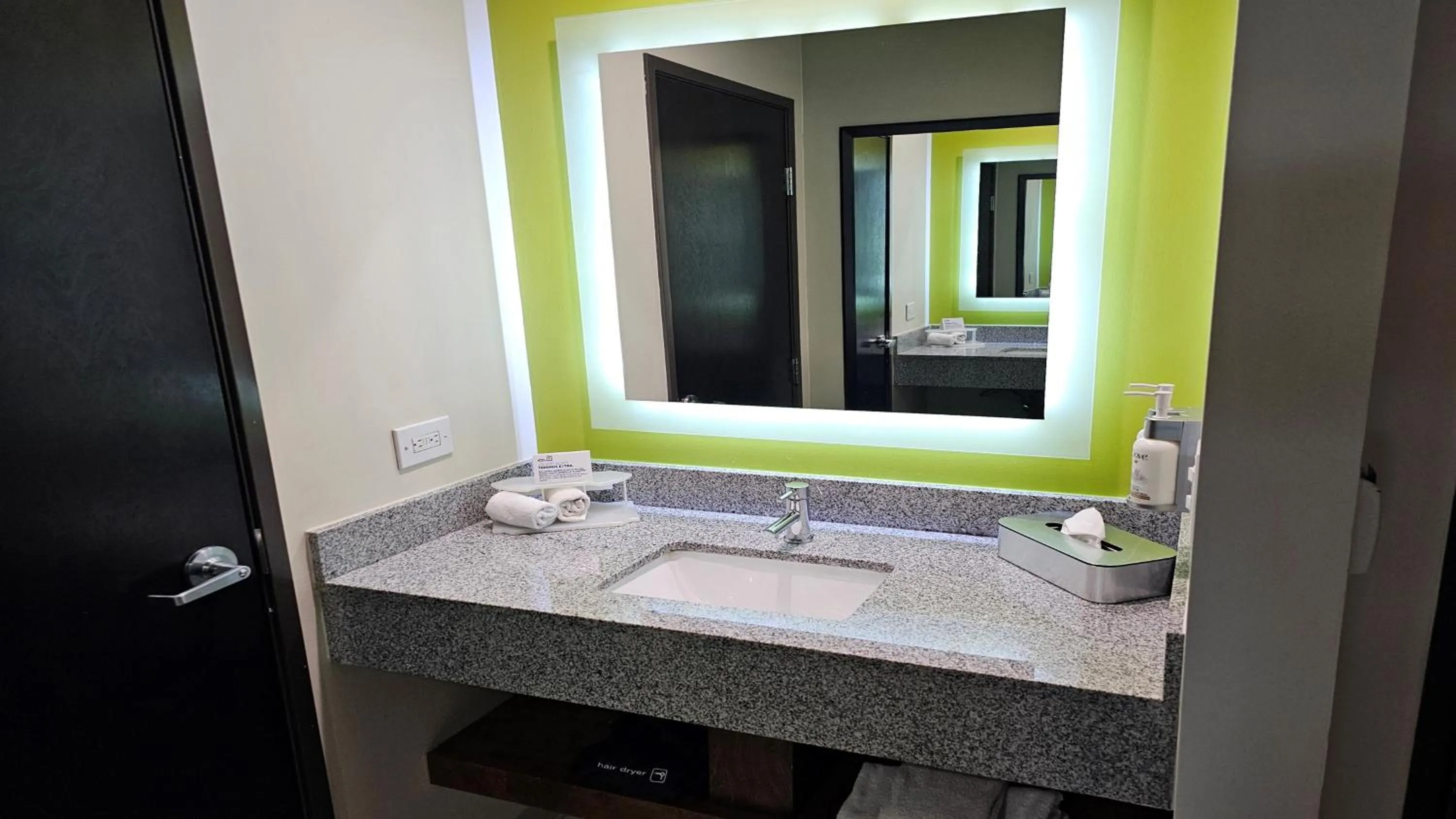 Bathroom in Holiday Inn Express & Suites Mexicali by IHG