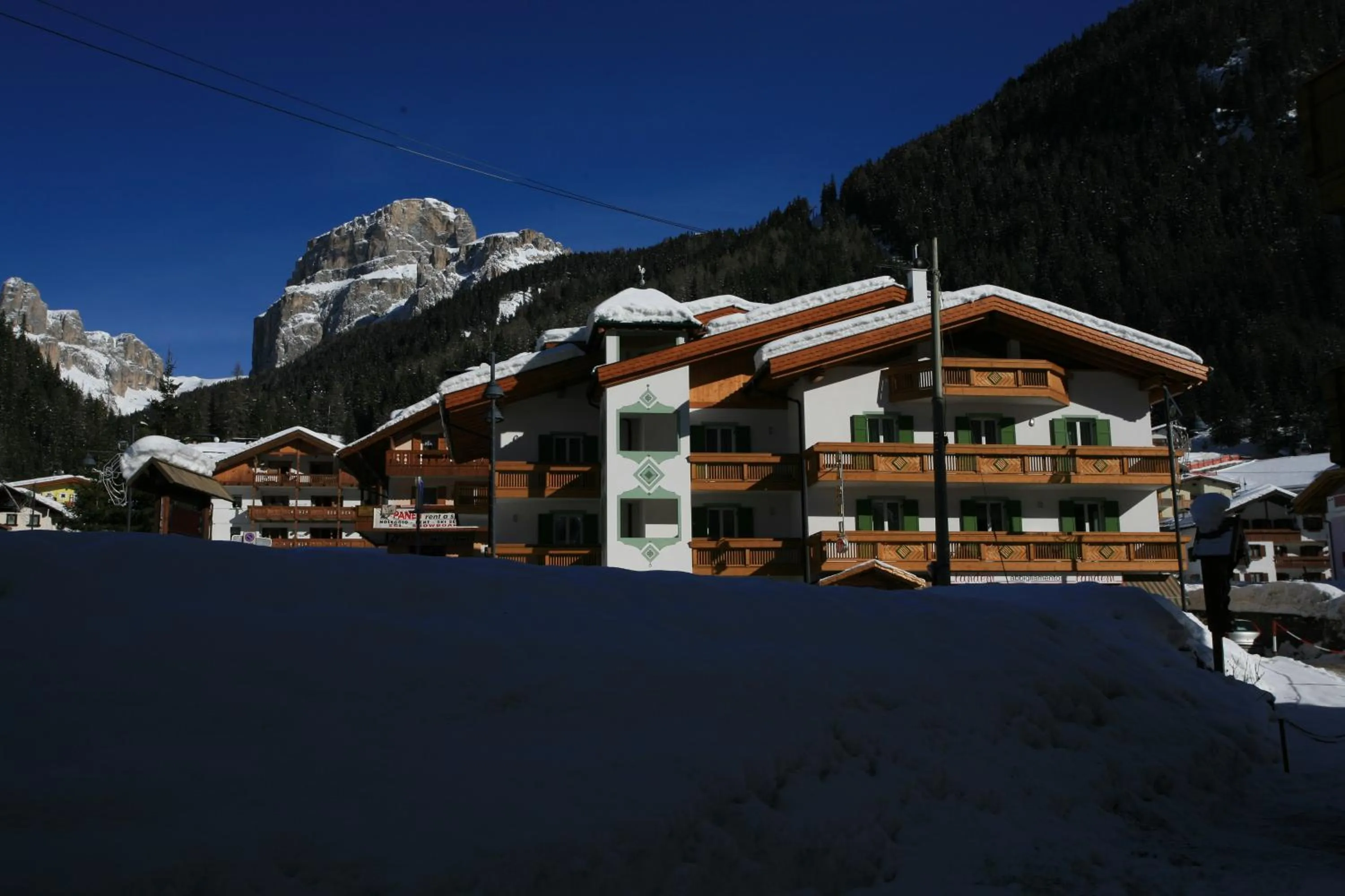 Facade/entrance in Garni Eden