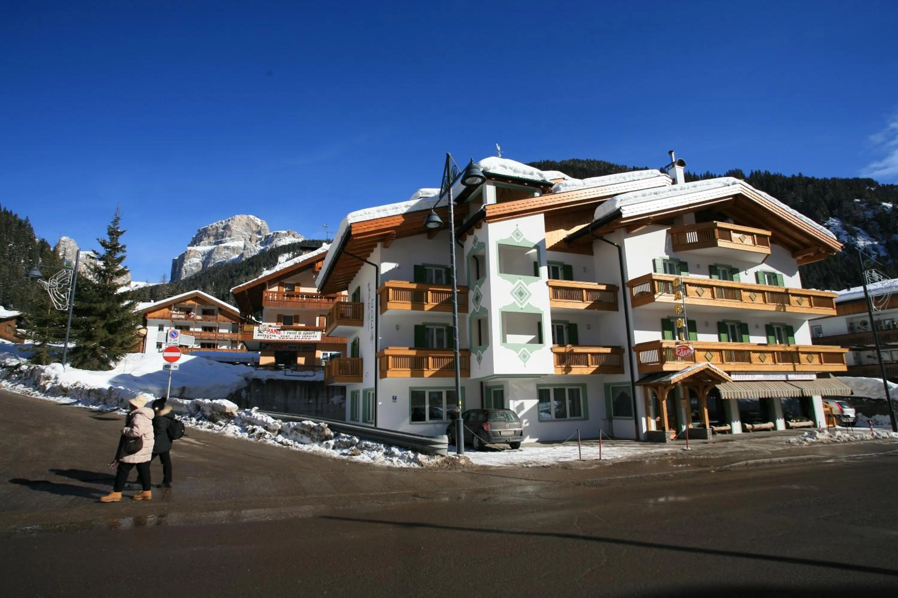 Facade/entrance in Garni Eden