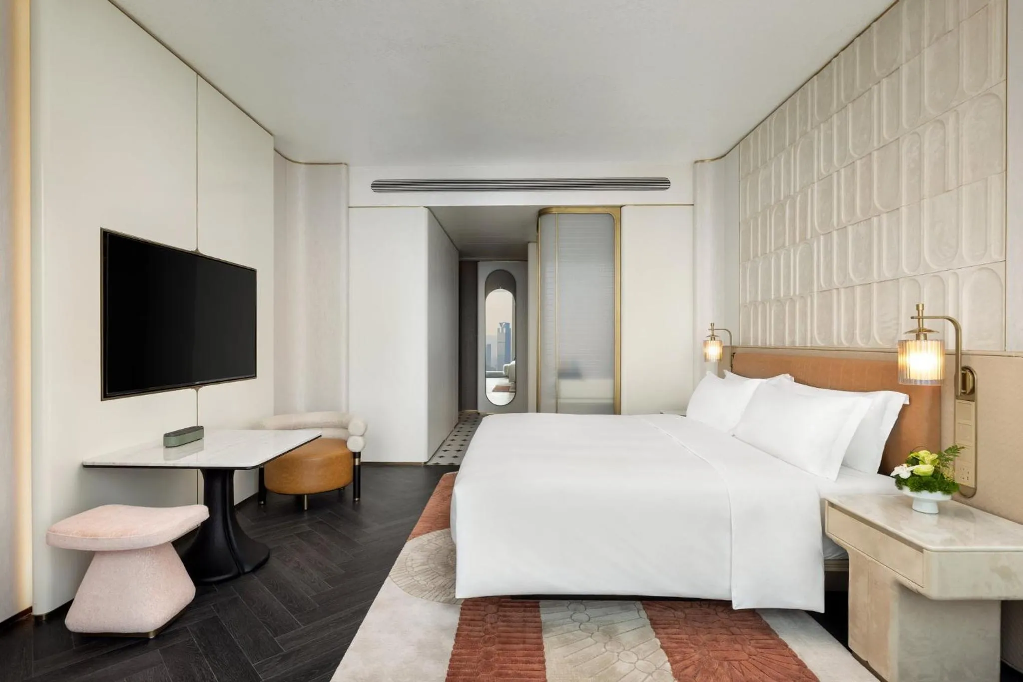 Photo of the whole room, Bed in Vignette Collection TFT Chongqing by IHG