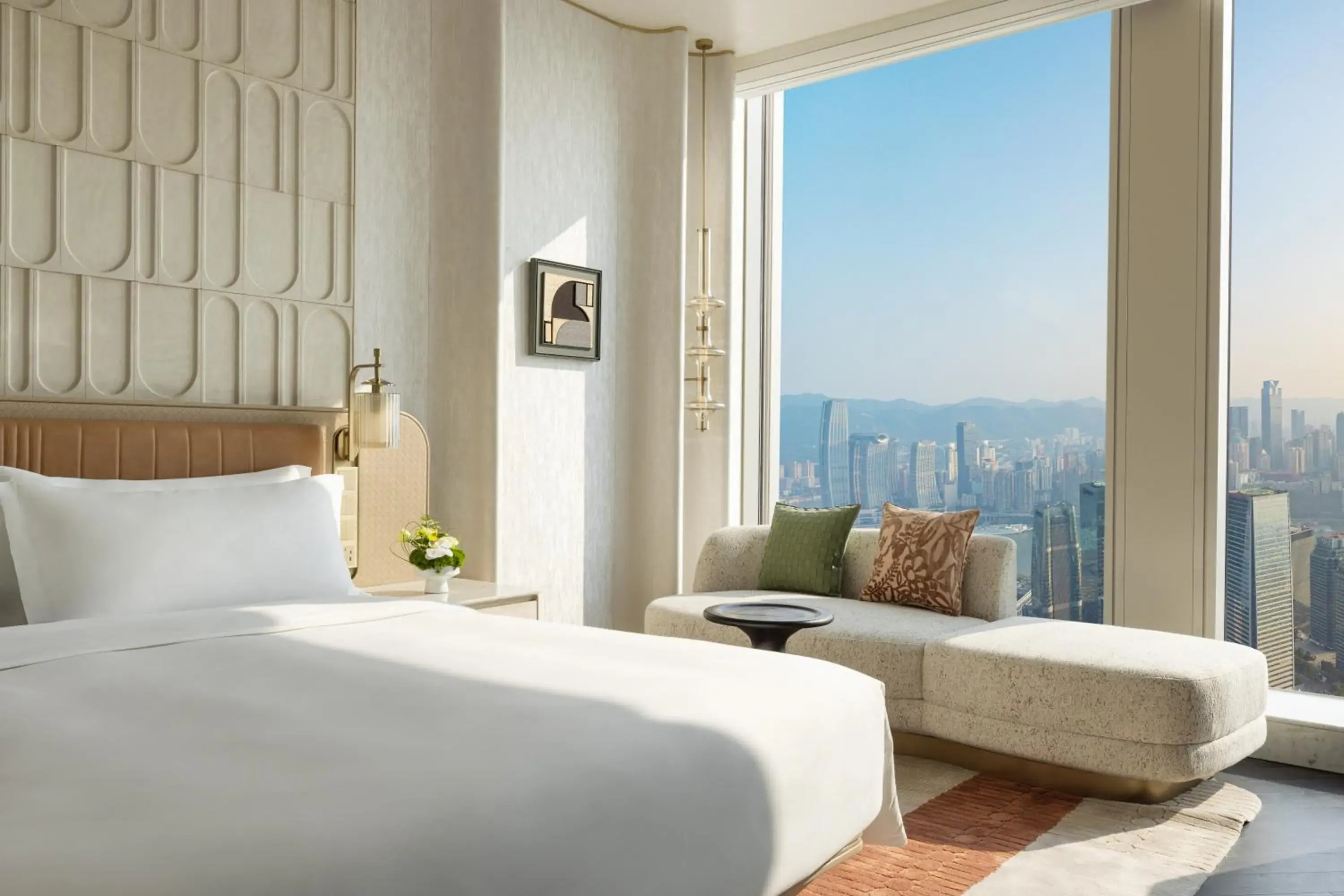 Standard King Room with Chaotianmen View in Vignette Collection TFT Chongqing by IHG Standard King Room with Chaotianmen View in Vignette Collection TFT Chongqing by IHG