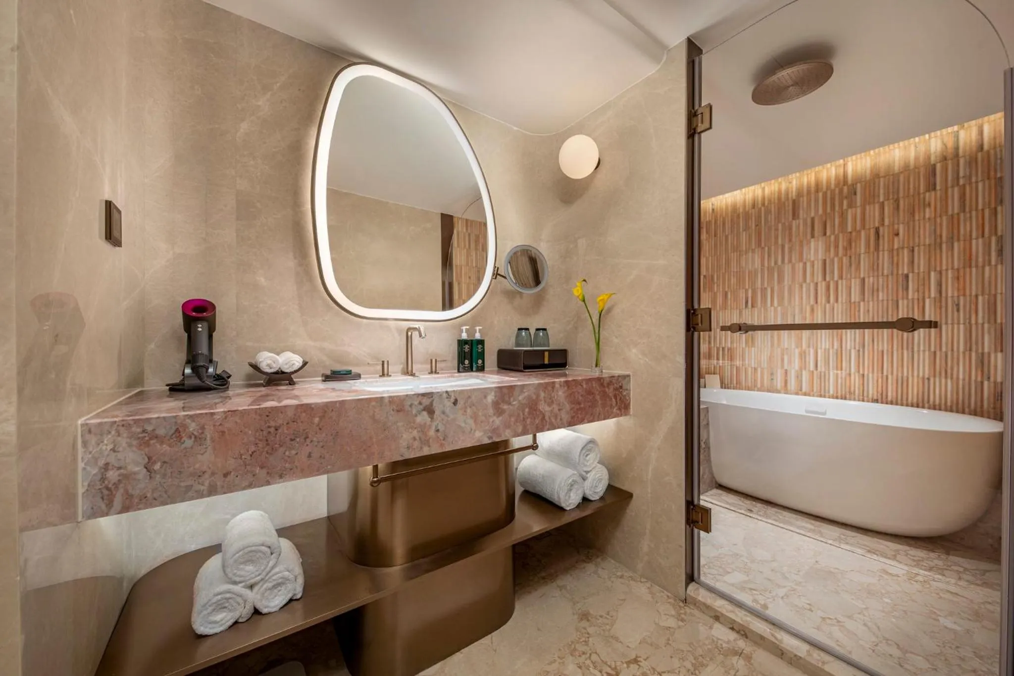 Photo of the whole room in Hotel Indigo Xi'an High-tech Zone by IHG