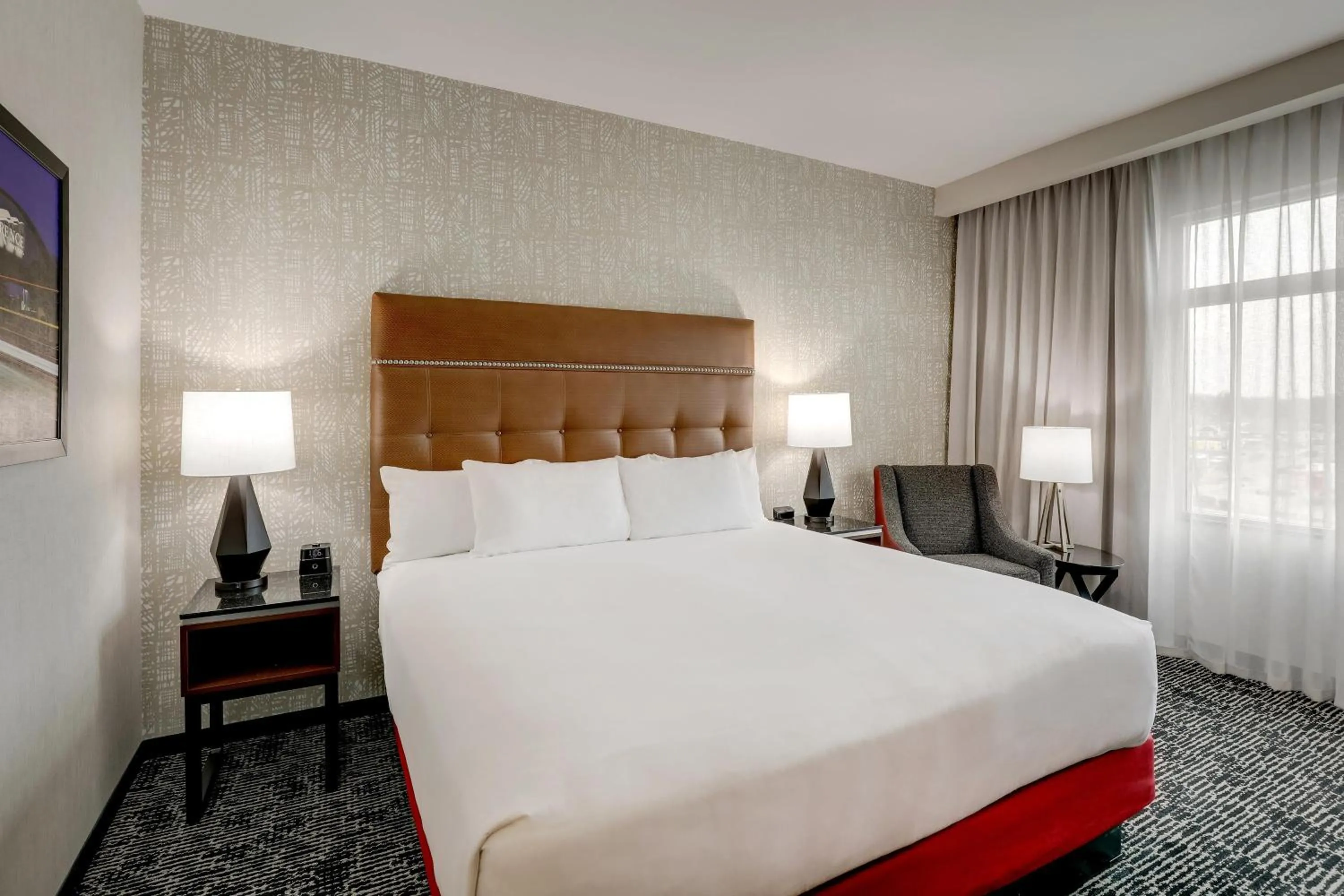 Bedroom, Bed in Drury Plaza Hotel Mobile