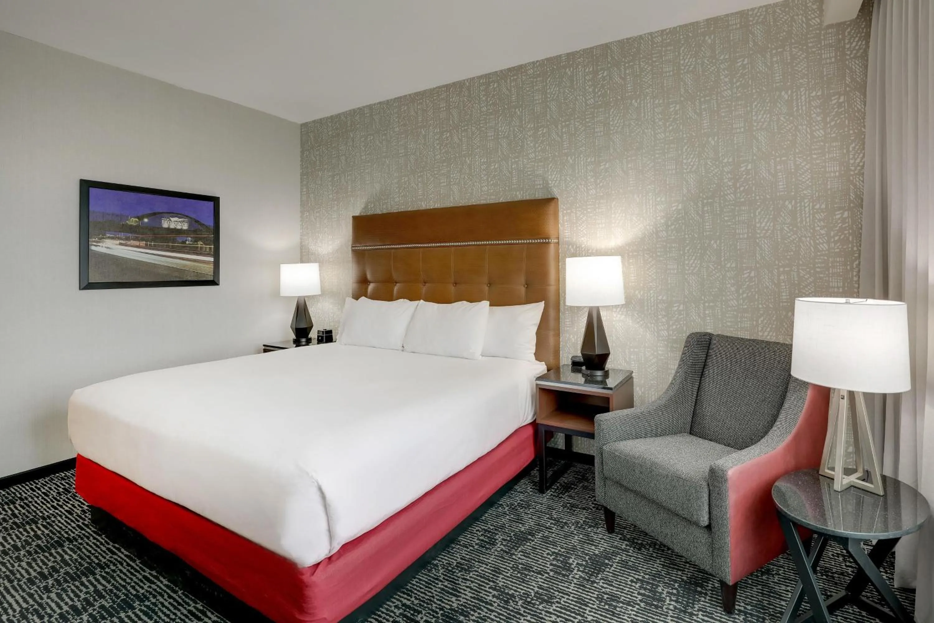 Bedroom, Bed in Drury Plaza Hotel Mobile