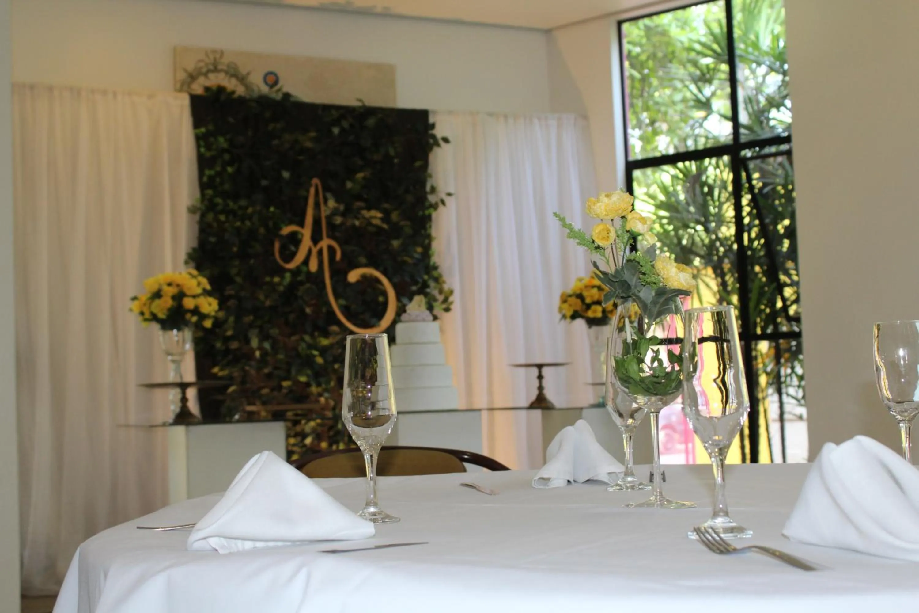 Restaurant/places to eat in Hotel Dom Henrique