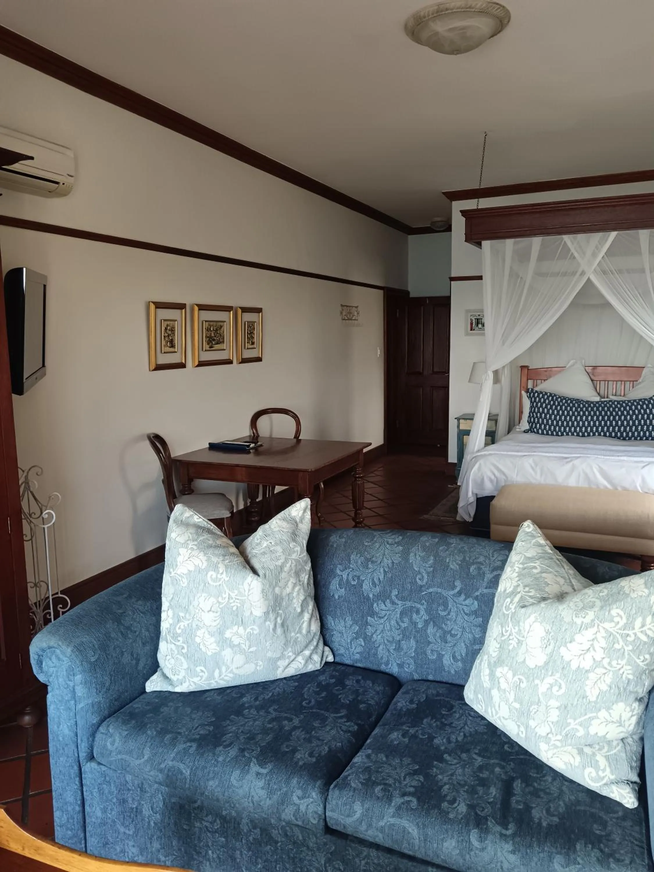 Bed in Berg en Zee Guesthouse