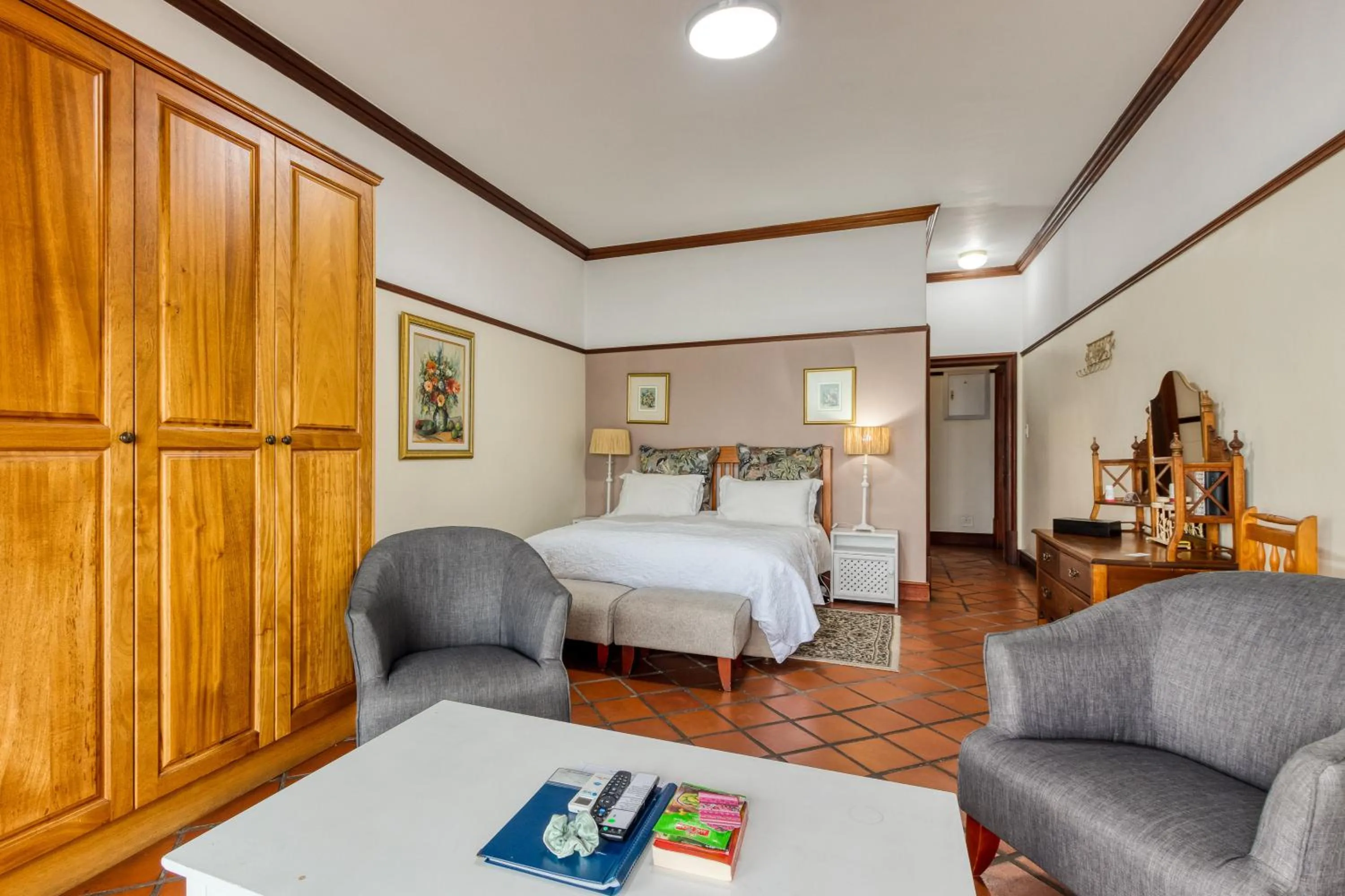 Photo of the whole room, Bed in Berg en Zee Guesthouse