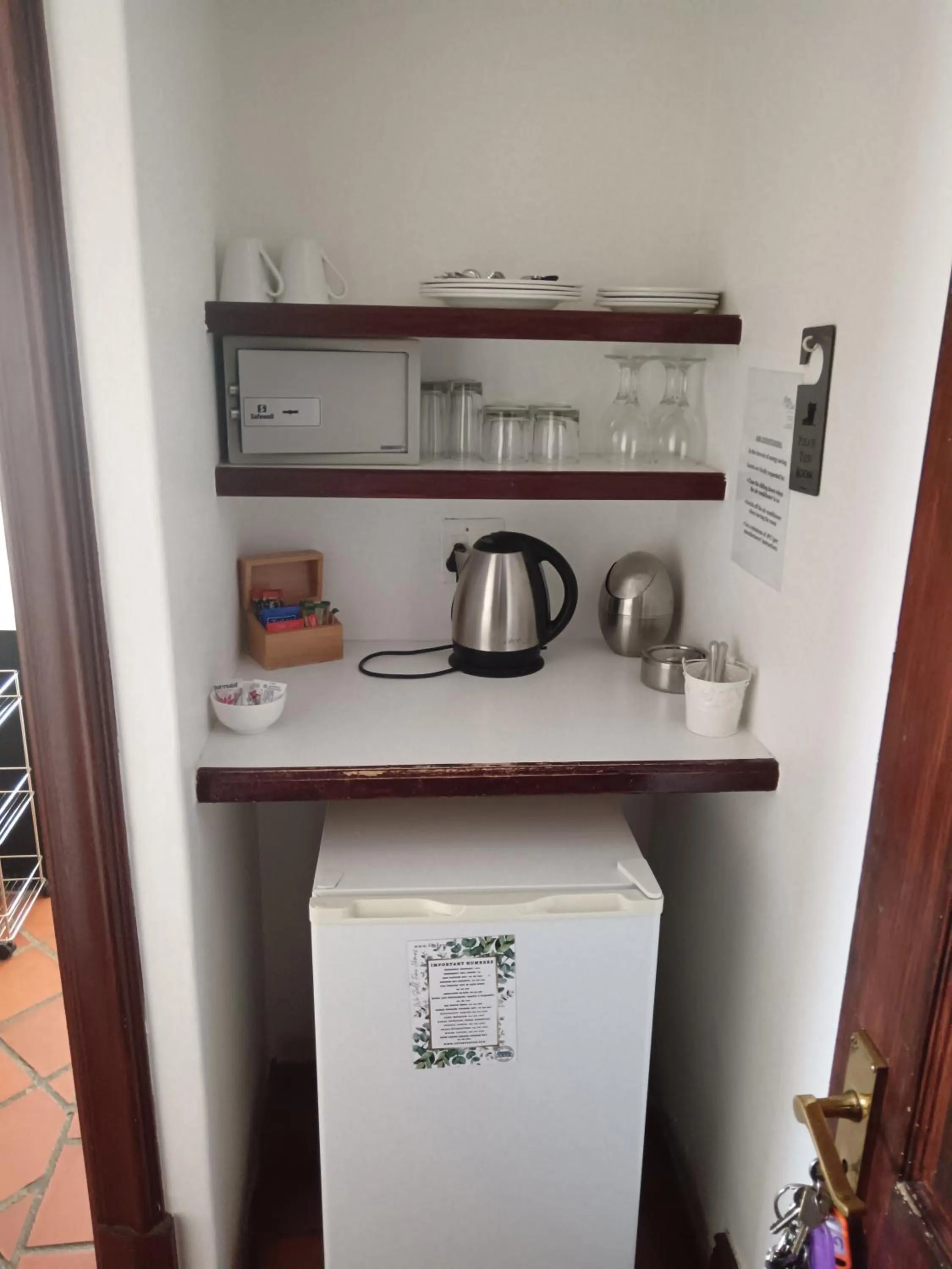 Coffee/tea facilities in Berg en Zee Guesthouse