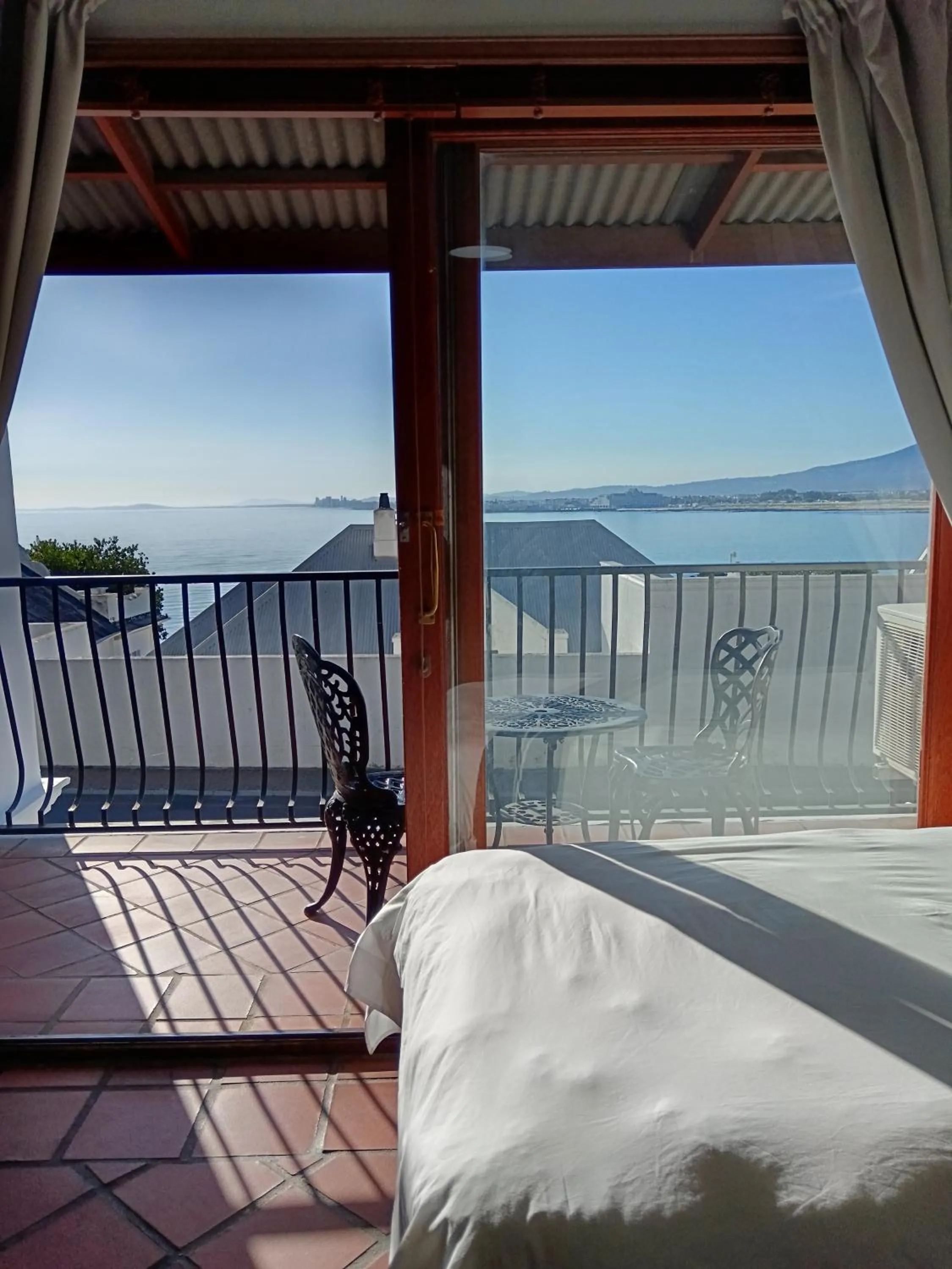 Bed in Berg en Zee Guesthouse