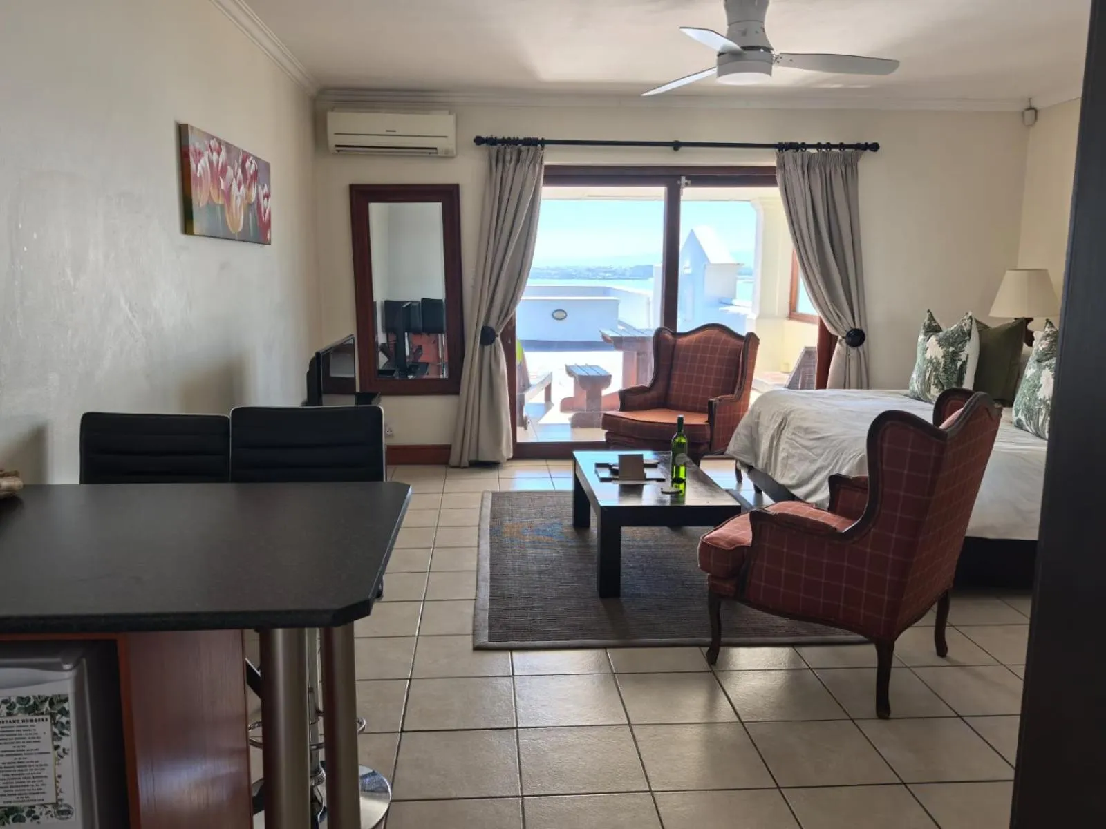 Seating area in Berg en Zee Guesthouse