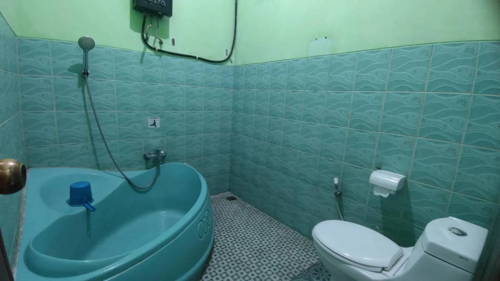 Toilet in Hotel Antik