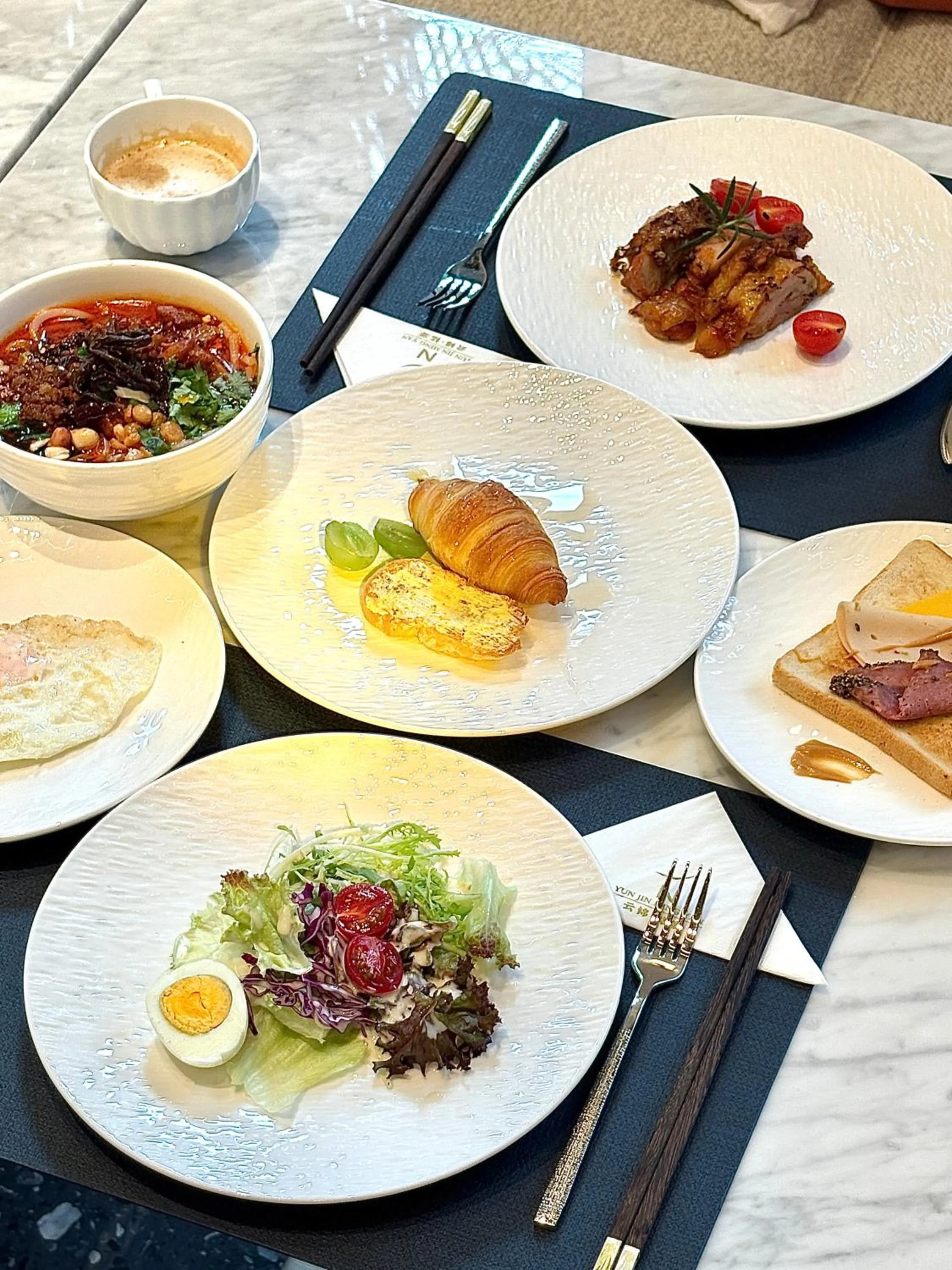 Breakfast in Novotel Kunming Yunjin