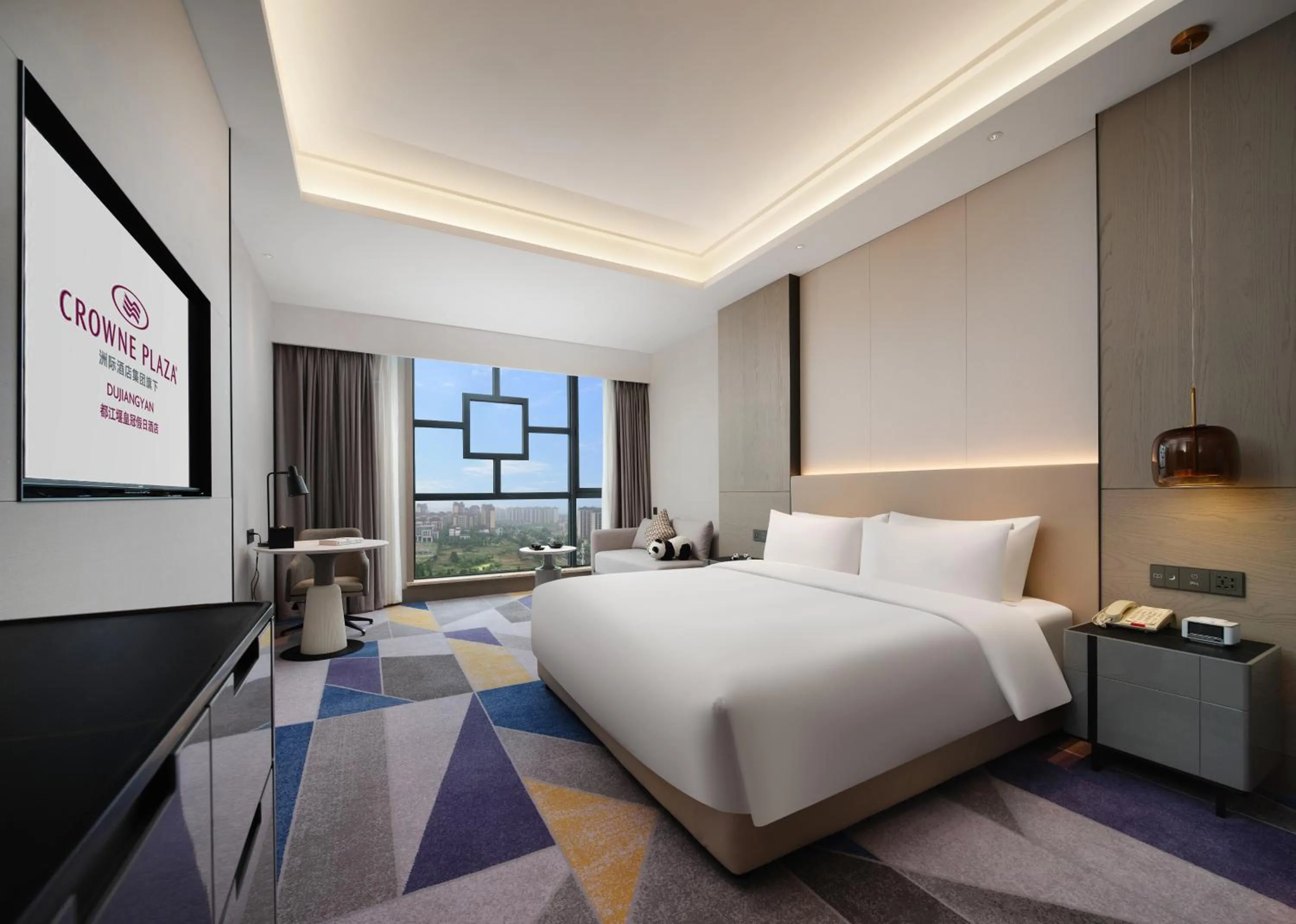 Bed in Crowne Plaza Dujiangyan by IHG