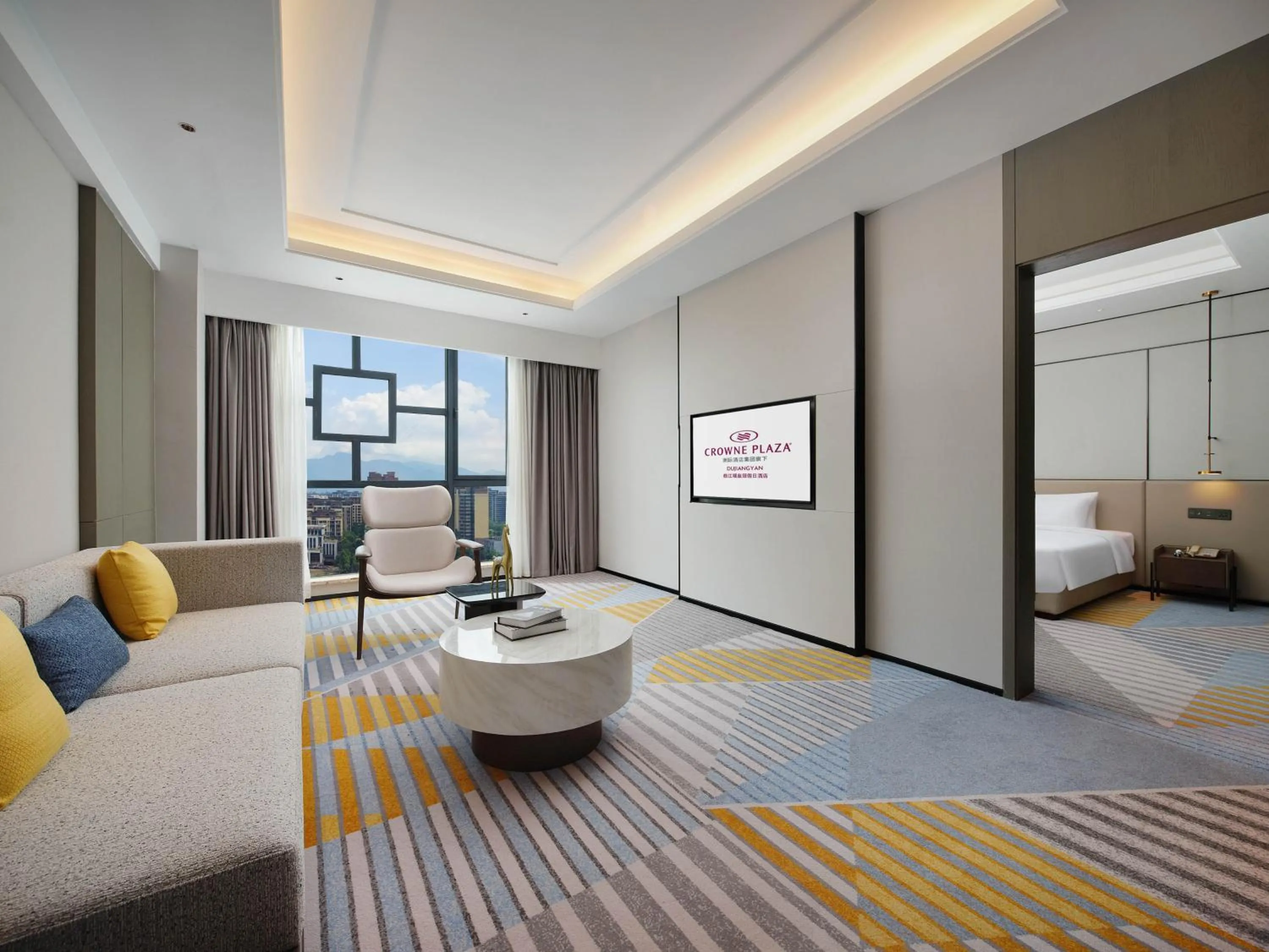 Living room, Bed in Crowne Plaza Dujiangyan by IHG