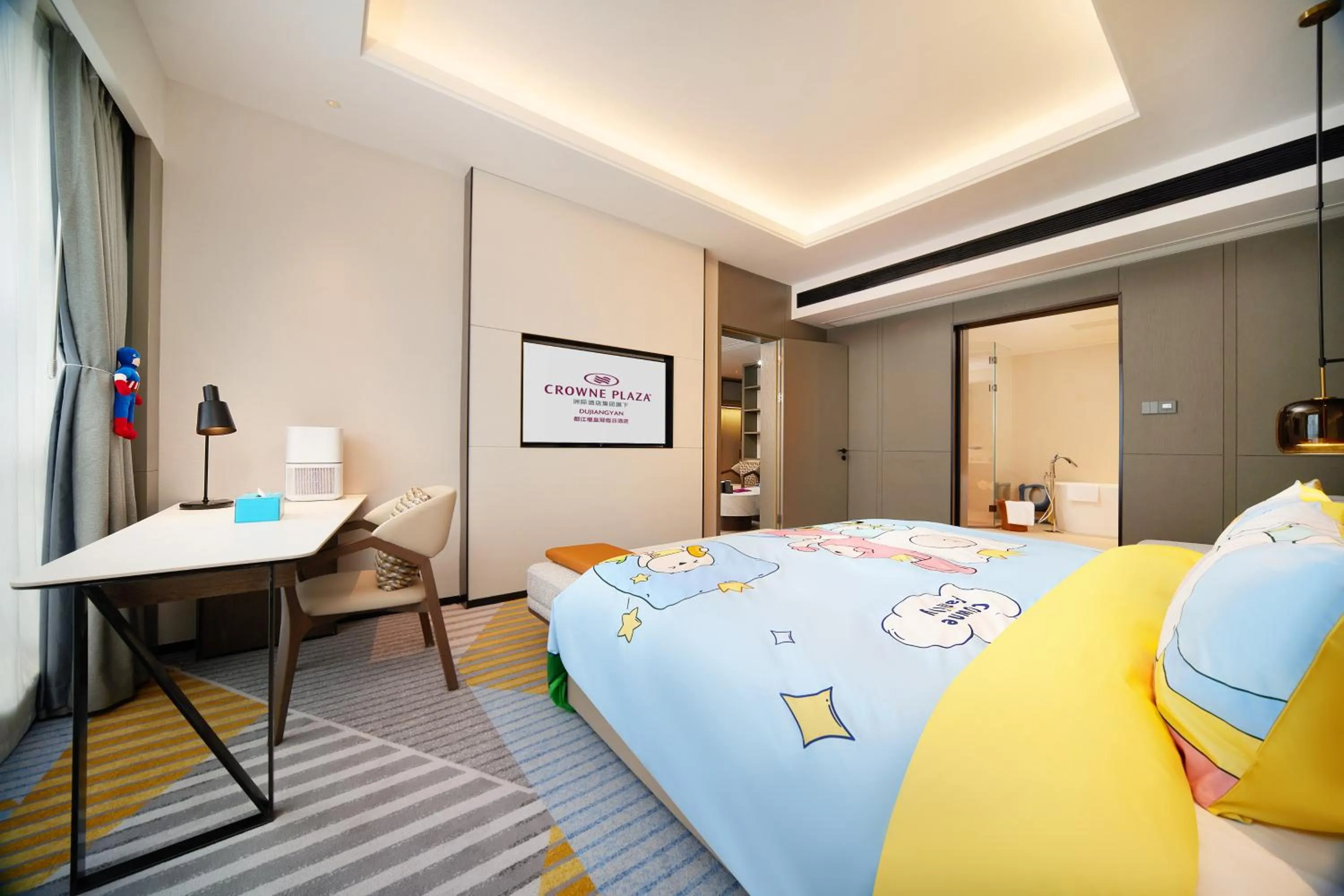 Bedroom, Bed in Crowne Plaza Dujiangyan by IHG