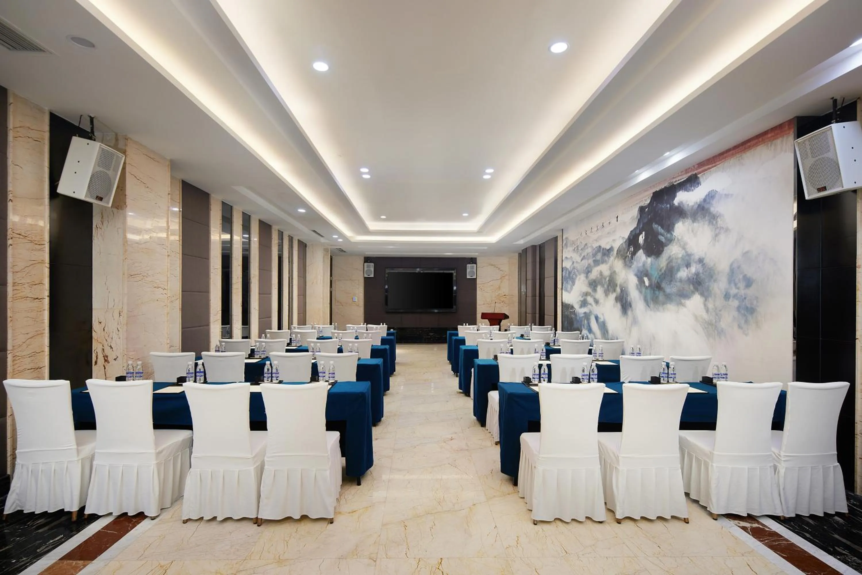Meeting/conference room in Crowne Plaza Dujiangyan by IHG