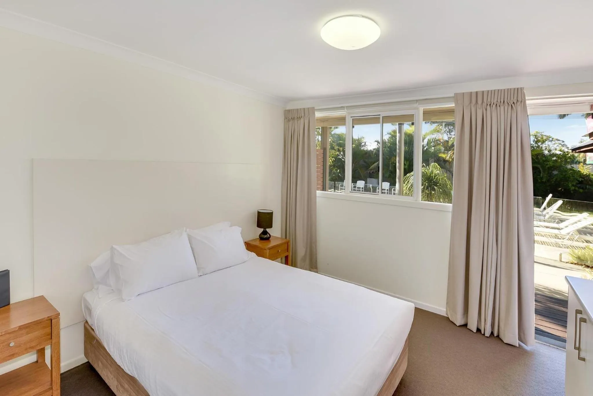 Bedroom, Bed in Nightcap at Golden Beach Tavern