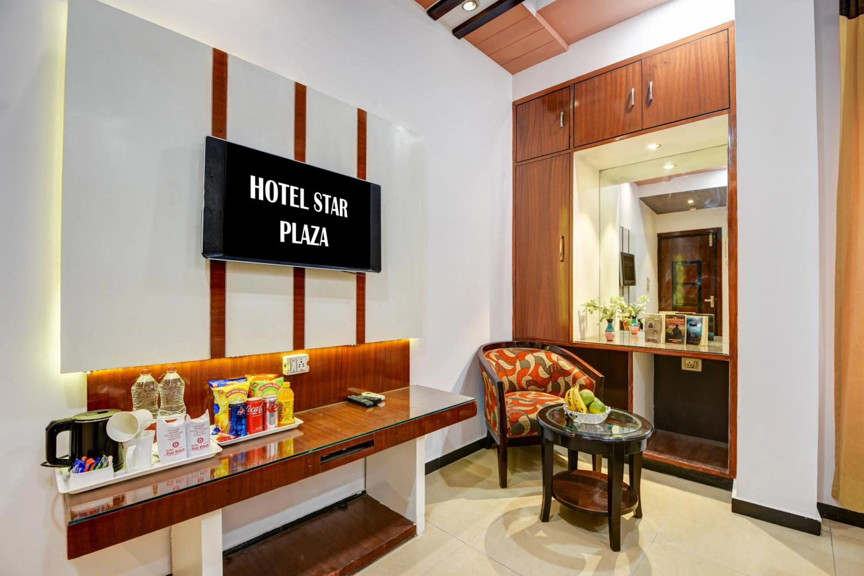 Deluxe Room in Hotel Star Plaza Paharganj