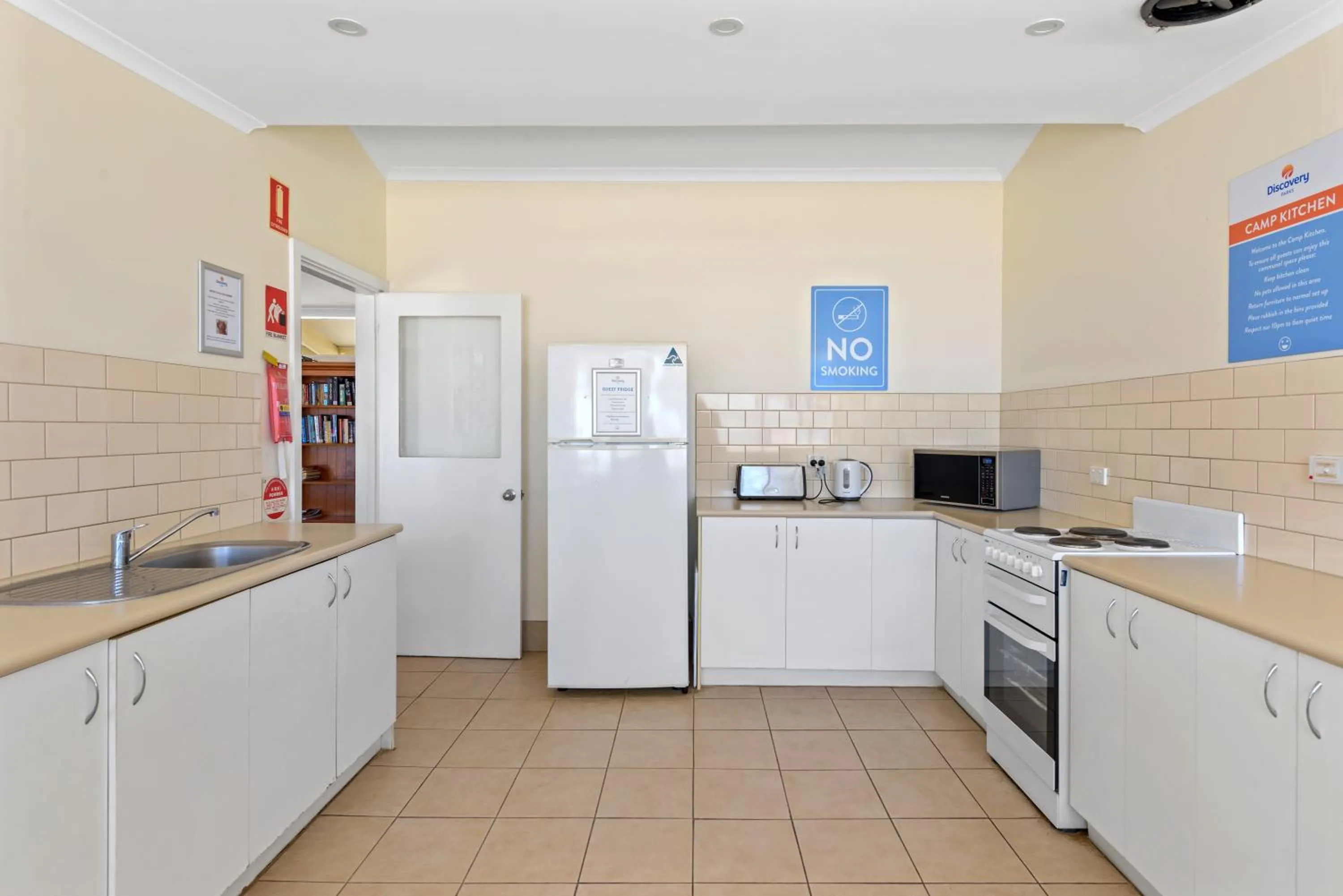 Communal kitchen in Discovery Parks - Streaky Bay Foreshore