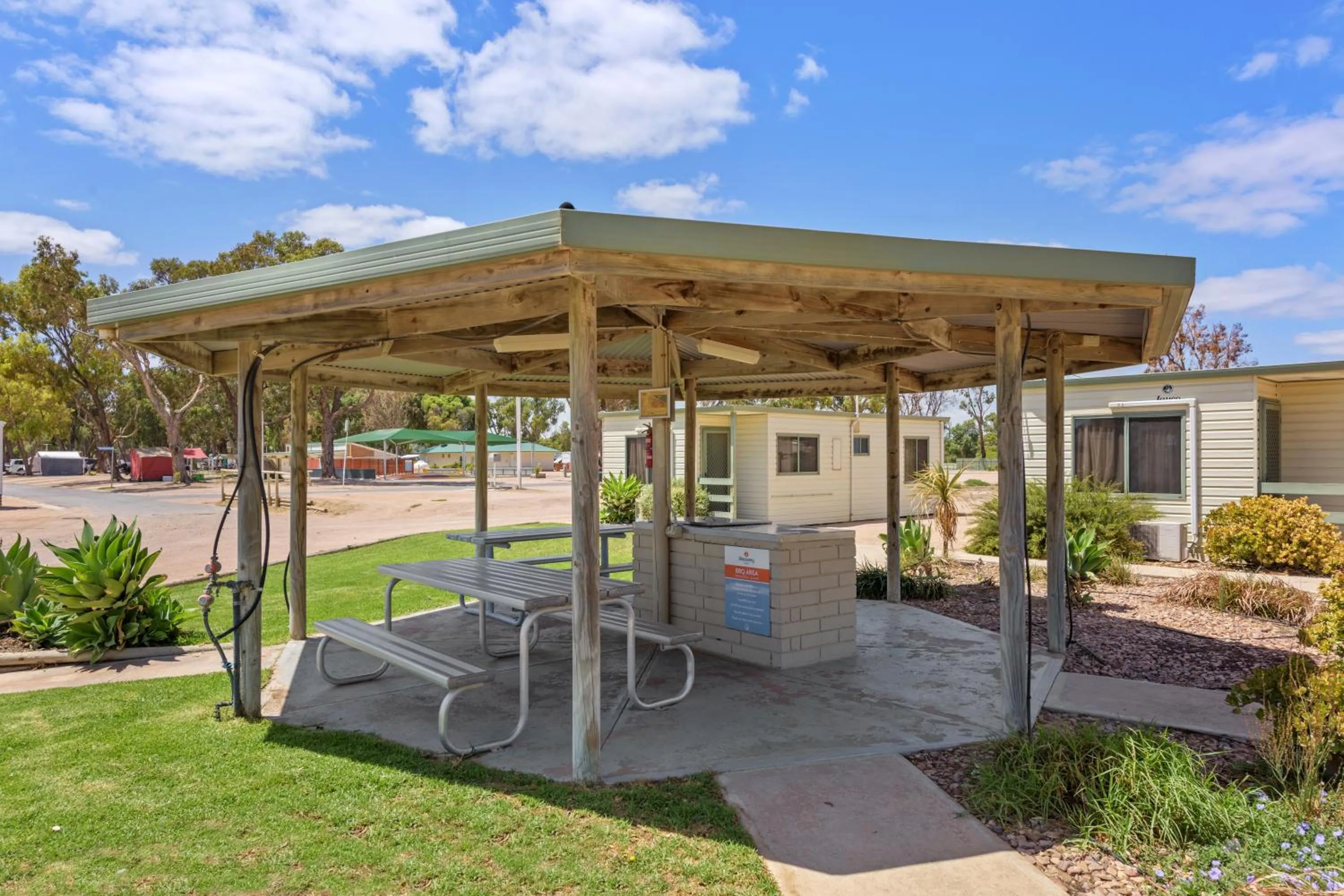 BBQ facilities in Discovery Parks - Streaky Bay Foreshore