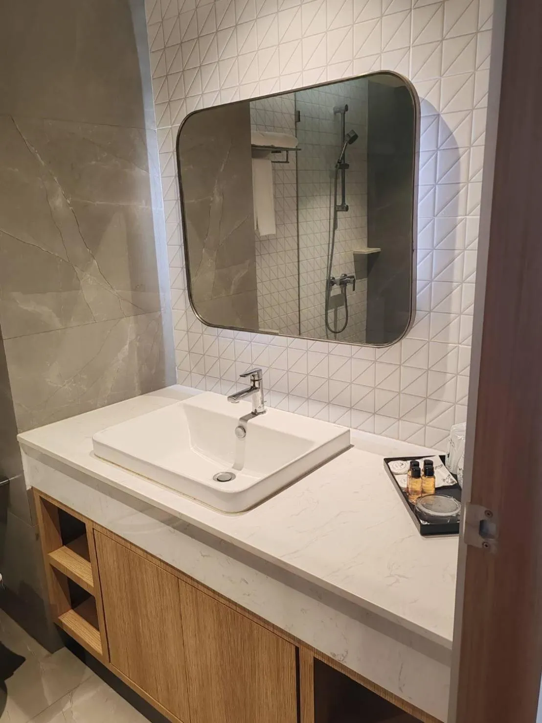 Bathroom in Sandy Spring Hotel