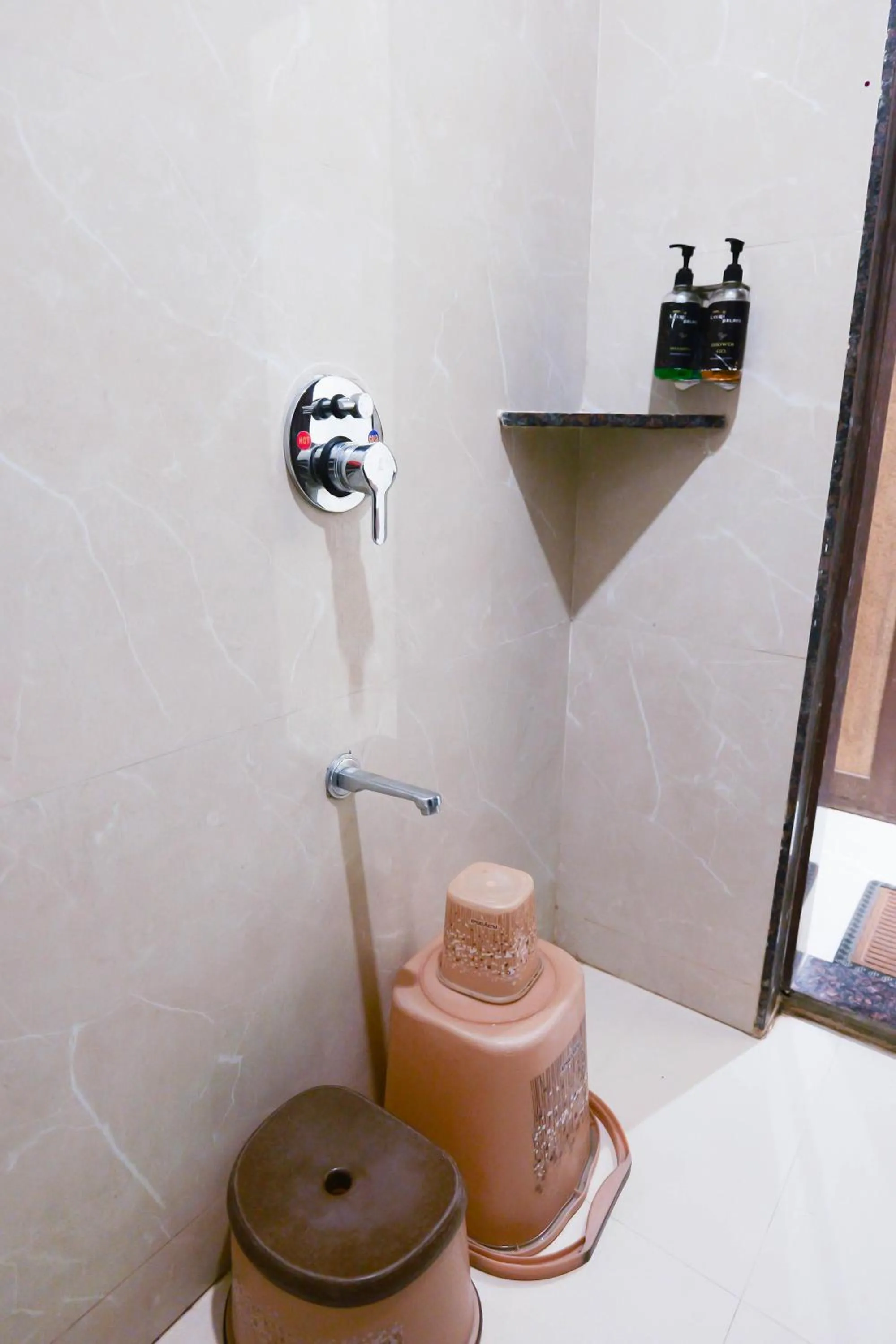 Bathroom in Hotel Laxmi Palace