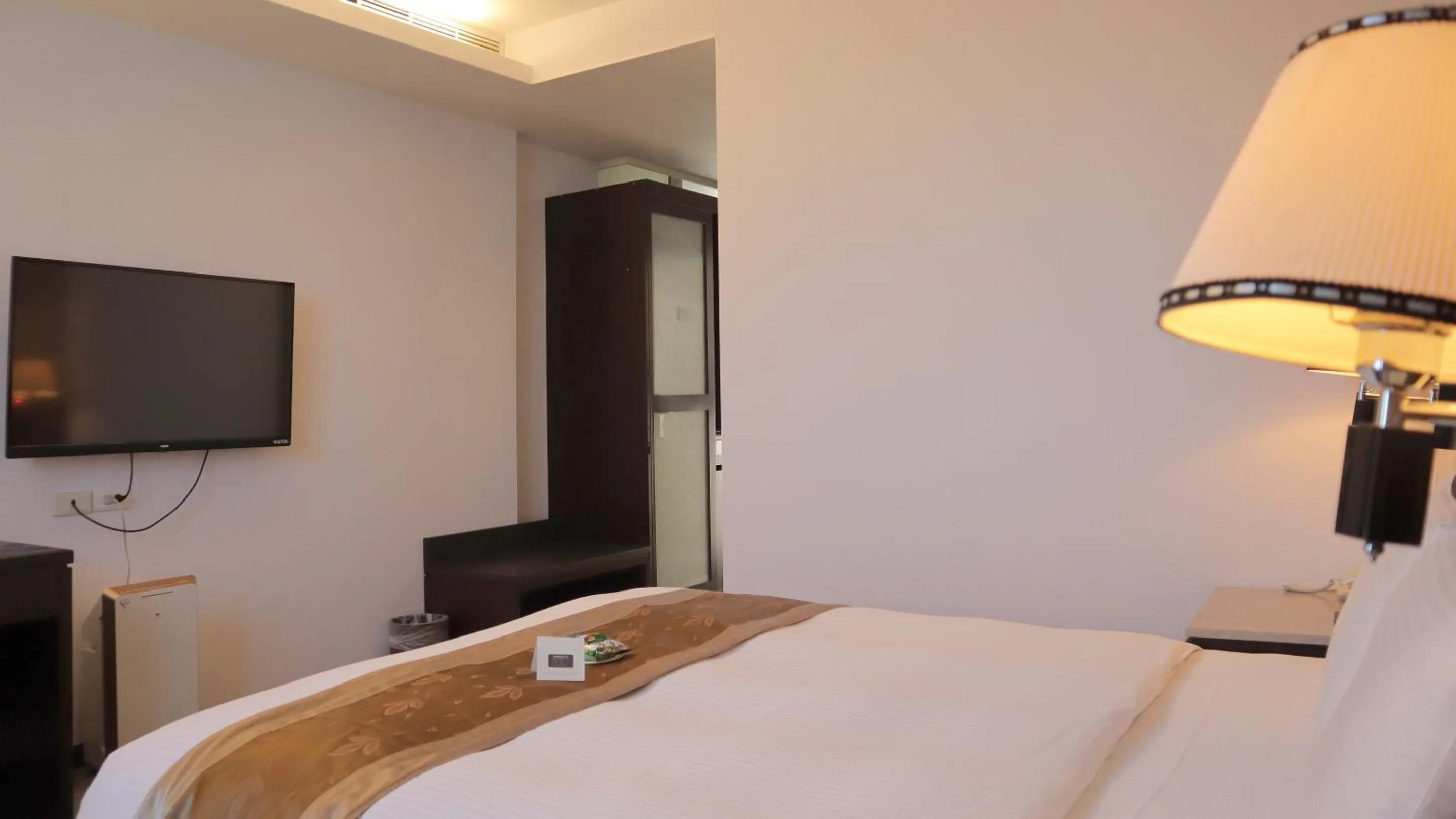 Photo of the whole room, Bed in Ho Fong Business Stay