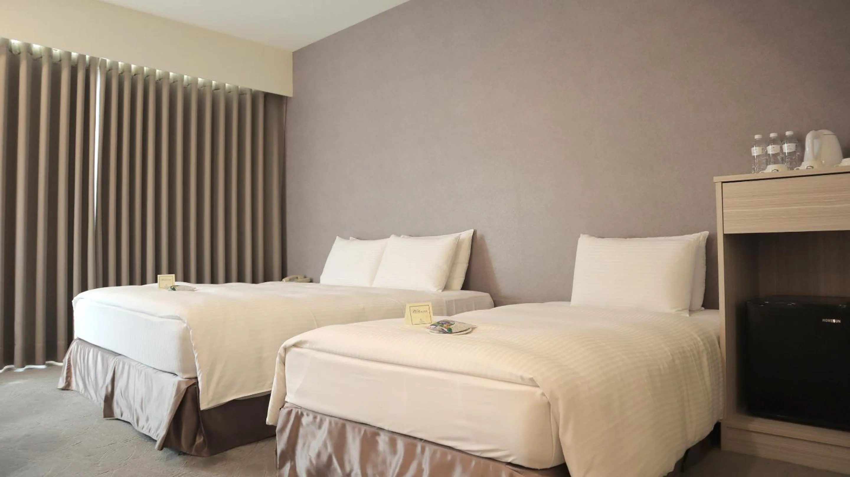 Photo of the whole room, Bed in Ho Fong Business Stay