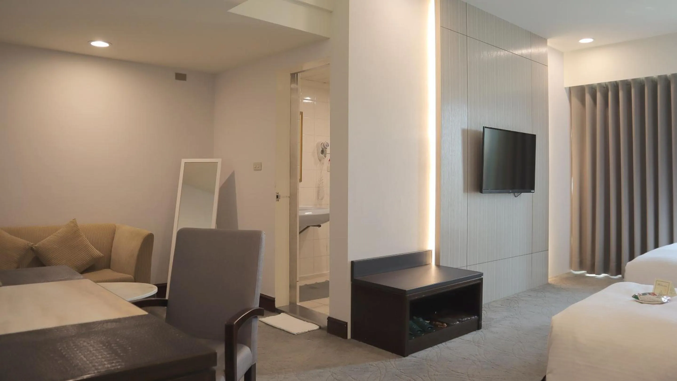 Photo of the whole room, Bed in Ho Fong Business Stay