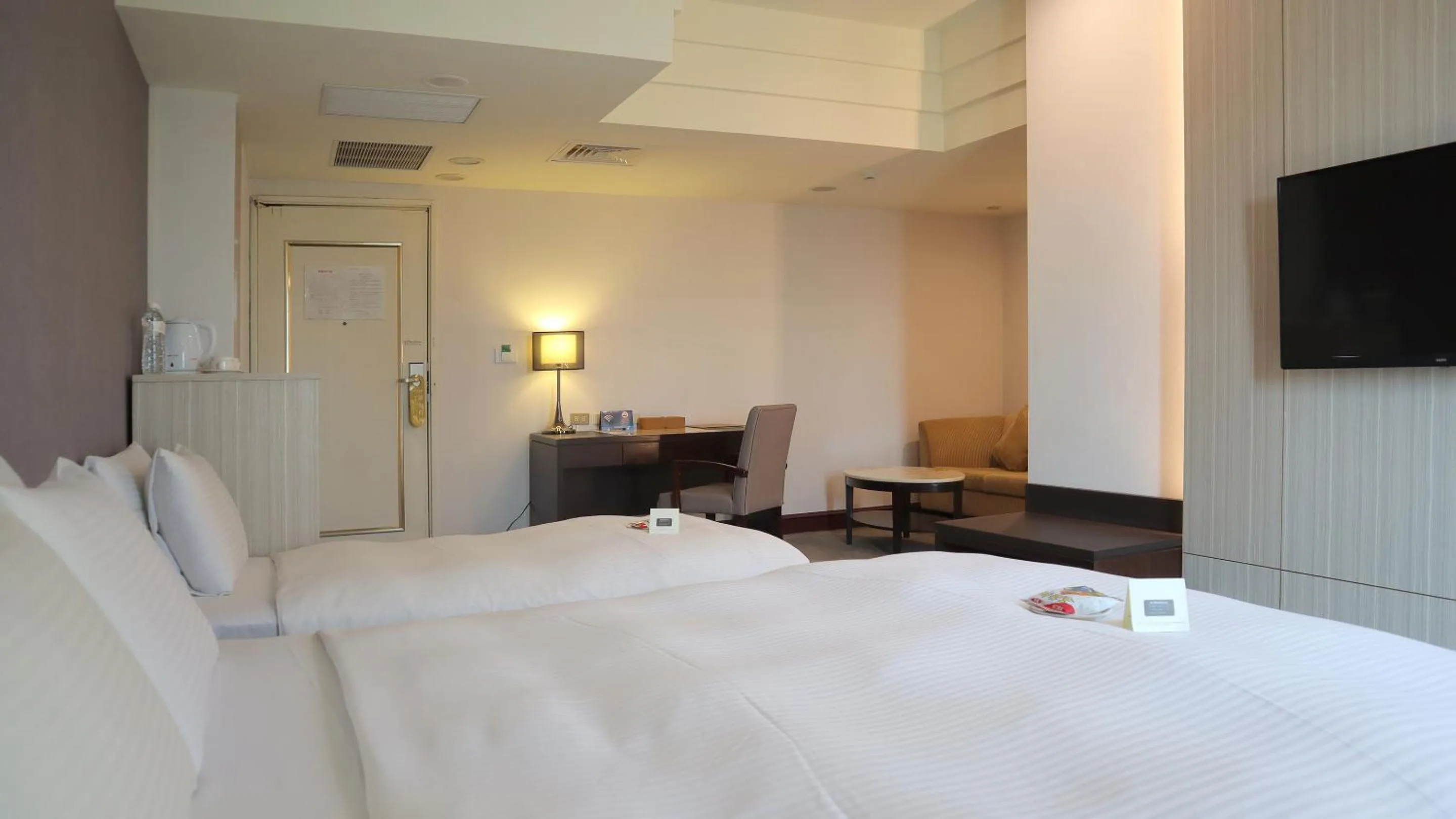 Photo of the whole room, Bed in Ho Fong Business Stay