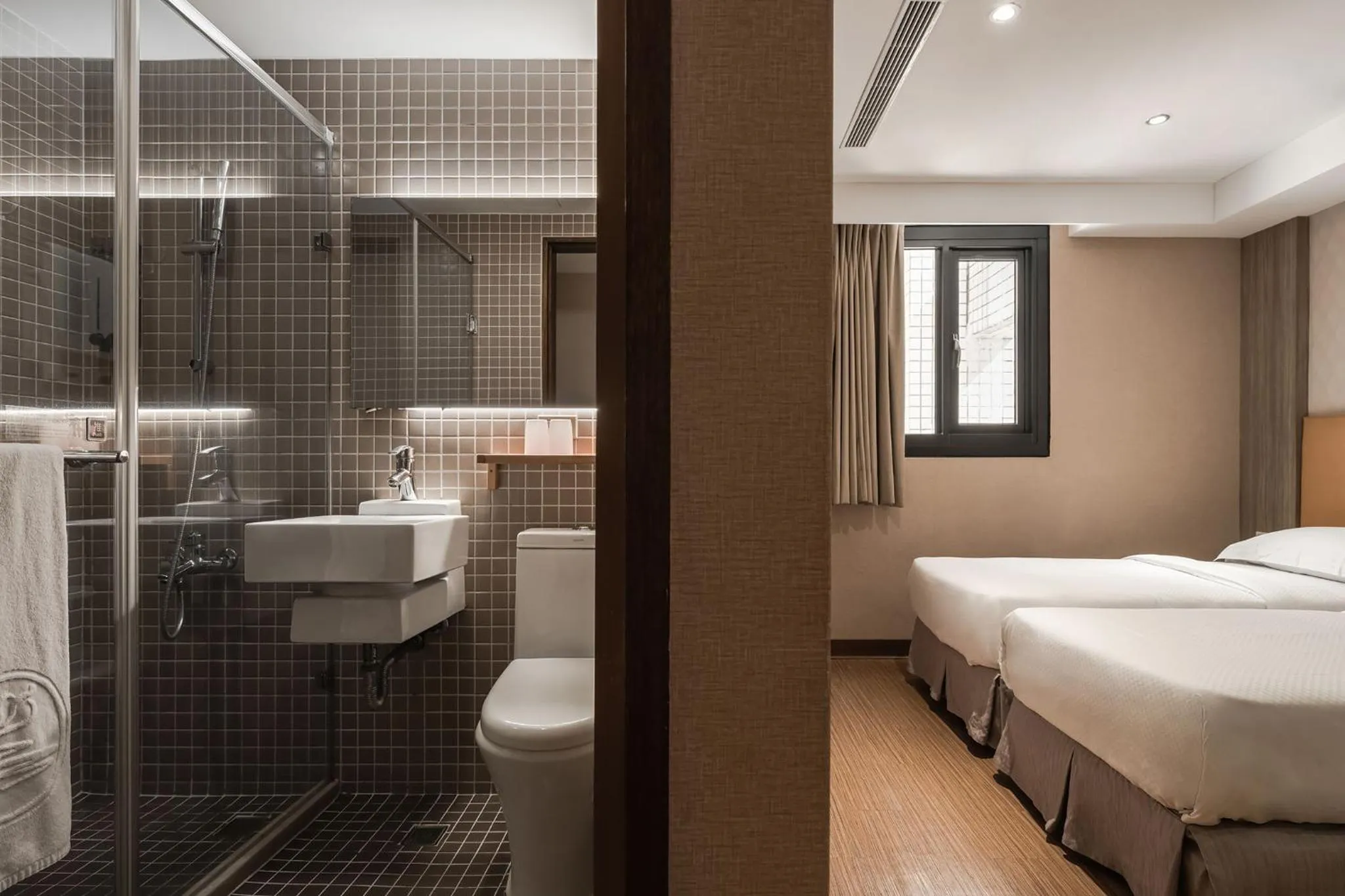 Bedroom, Bed in The Riverside Hotel International