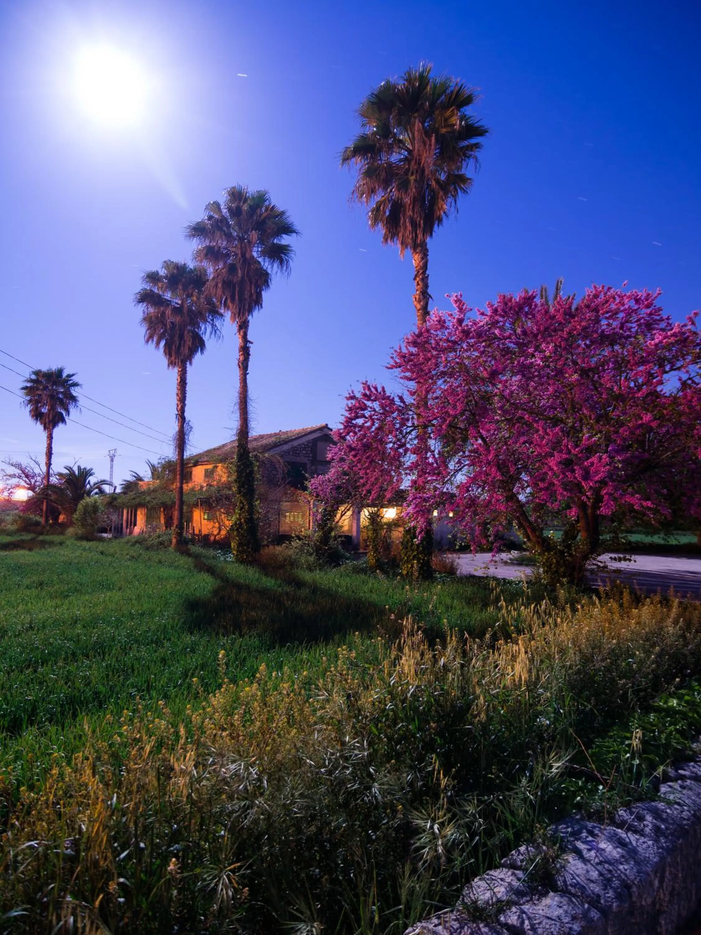 Restaurant/places to eat in Embat - Hostel