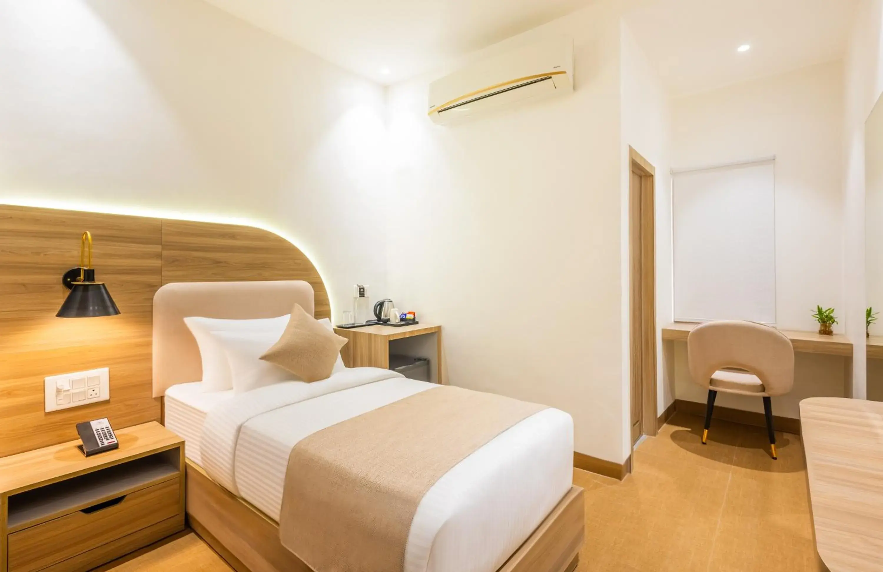 Deluxe Room - single occupancy in Enrise By Sayaji Bareilly Deluxe Room - single occupancy in Enrise By Sayaji Bareilly