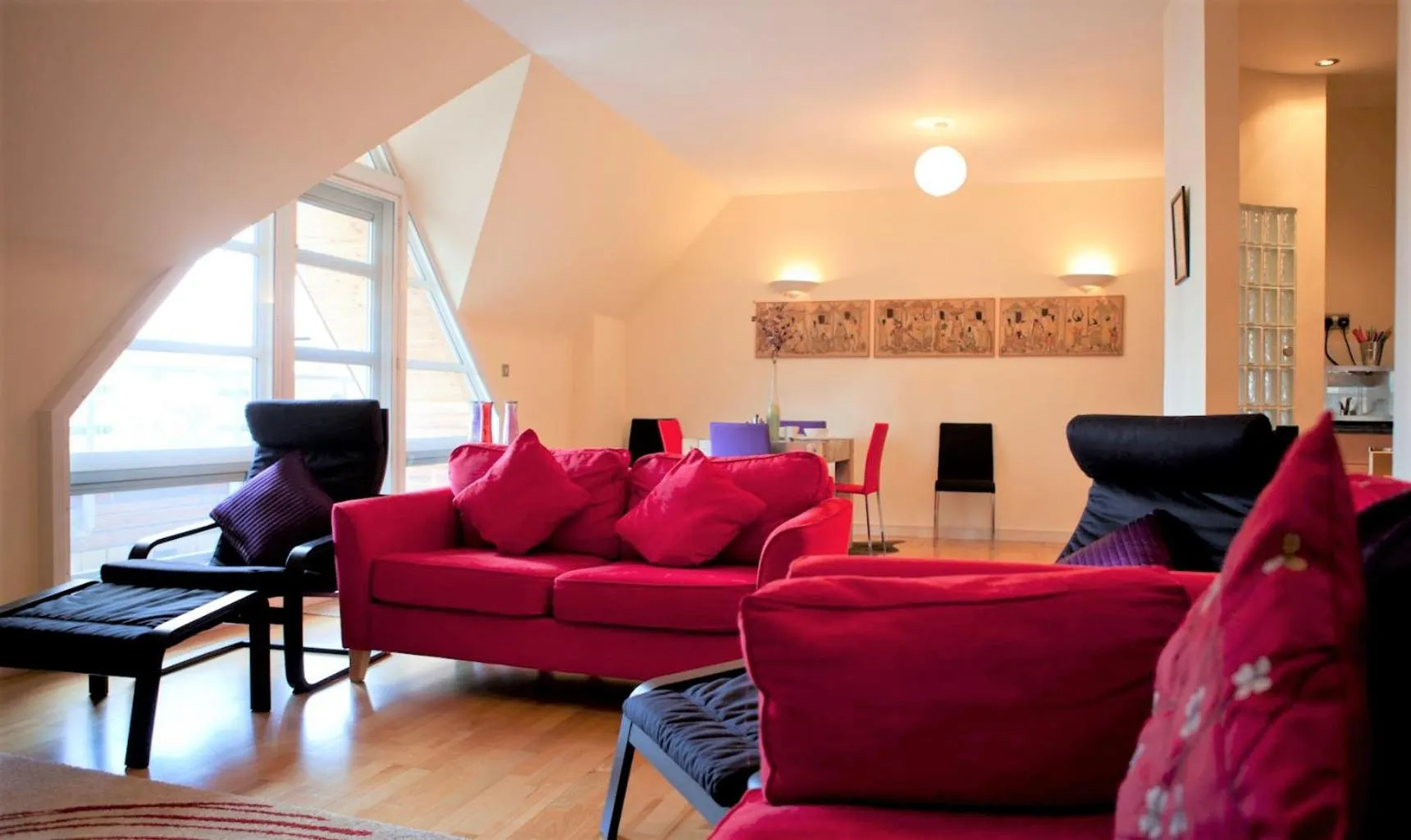 Communal lounge/ TV room in Toothbrush Apartments - Central Ipswich St Peters St