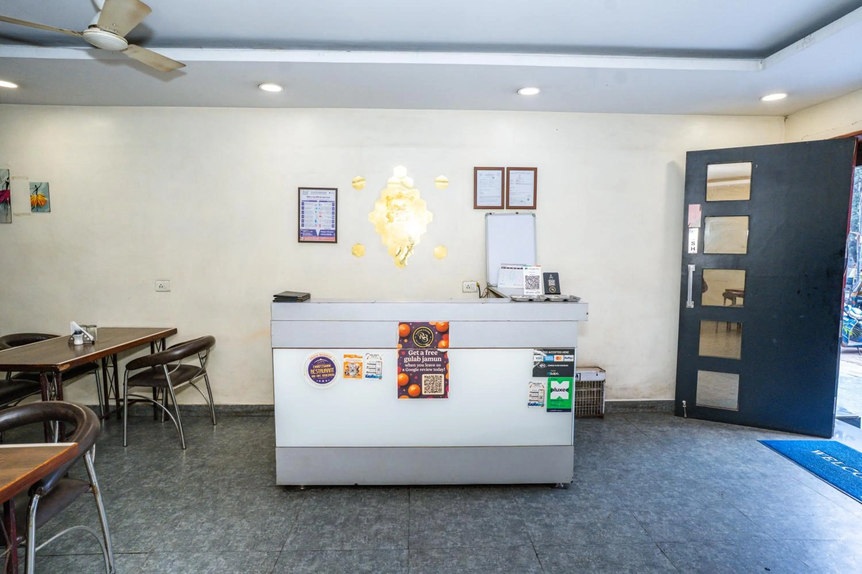 Restaurant/places to eat in Hotel Sun-Om