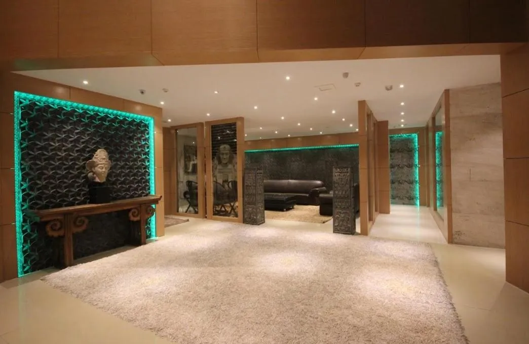 Lobby or reception in Menoir Dorsett Madrid Leganés