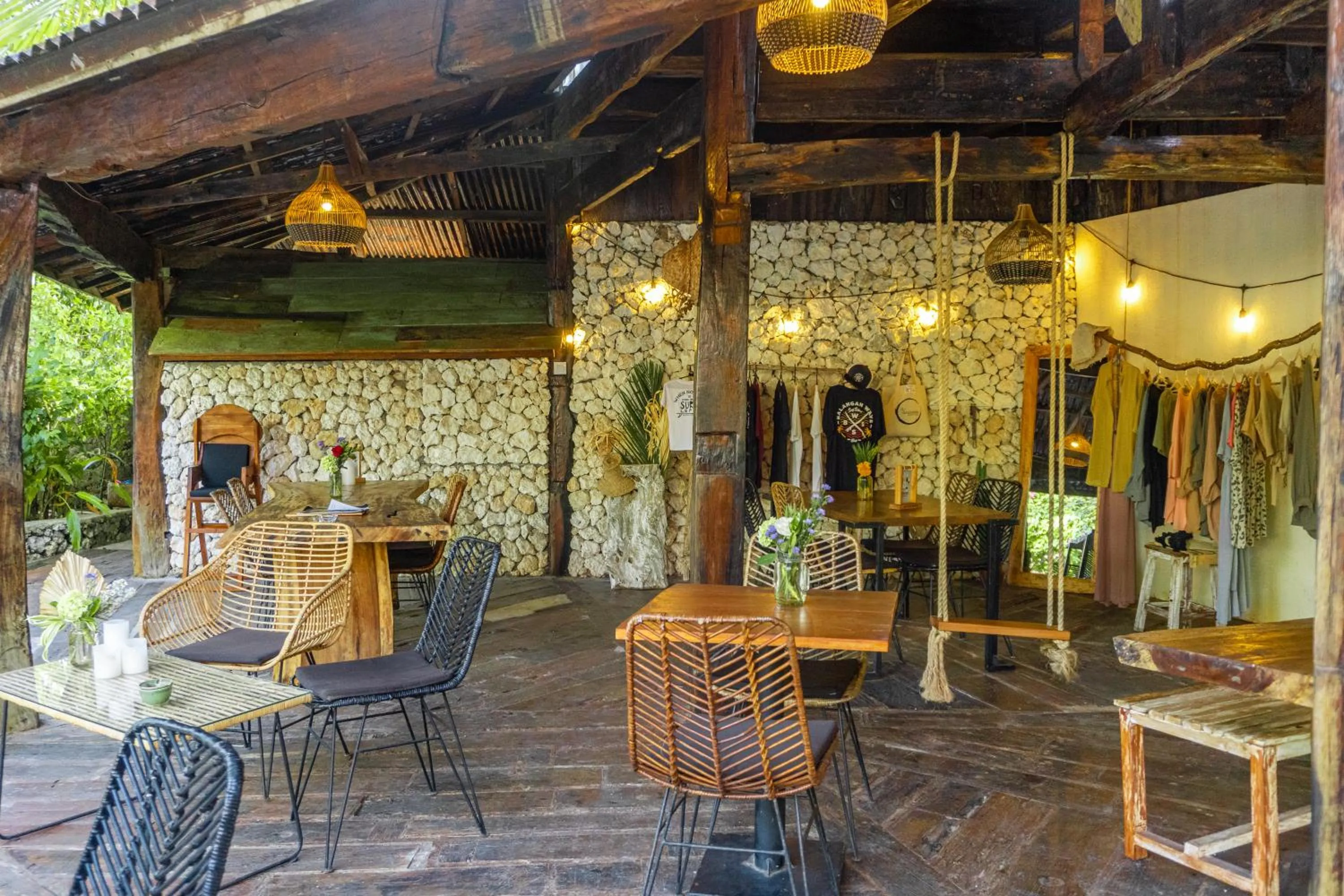 Restaurant/places to eat in Le Yanandra Bali Resort
