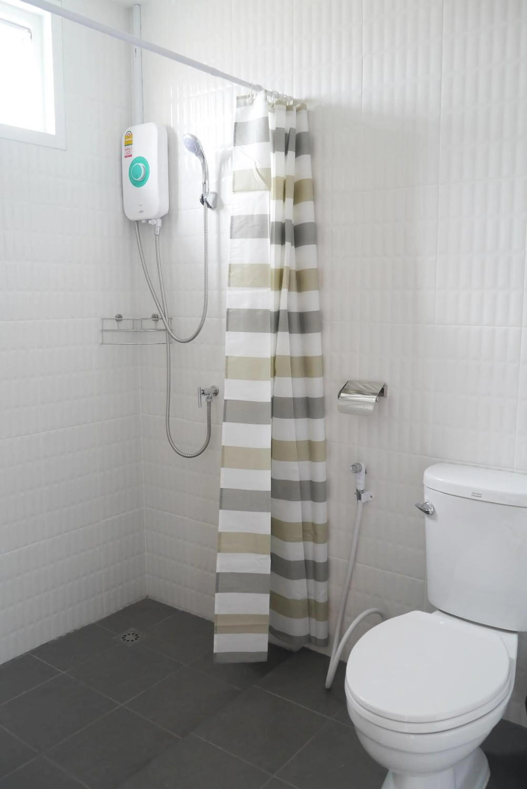 Shower in Baan Mai Guest House