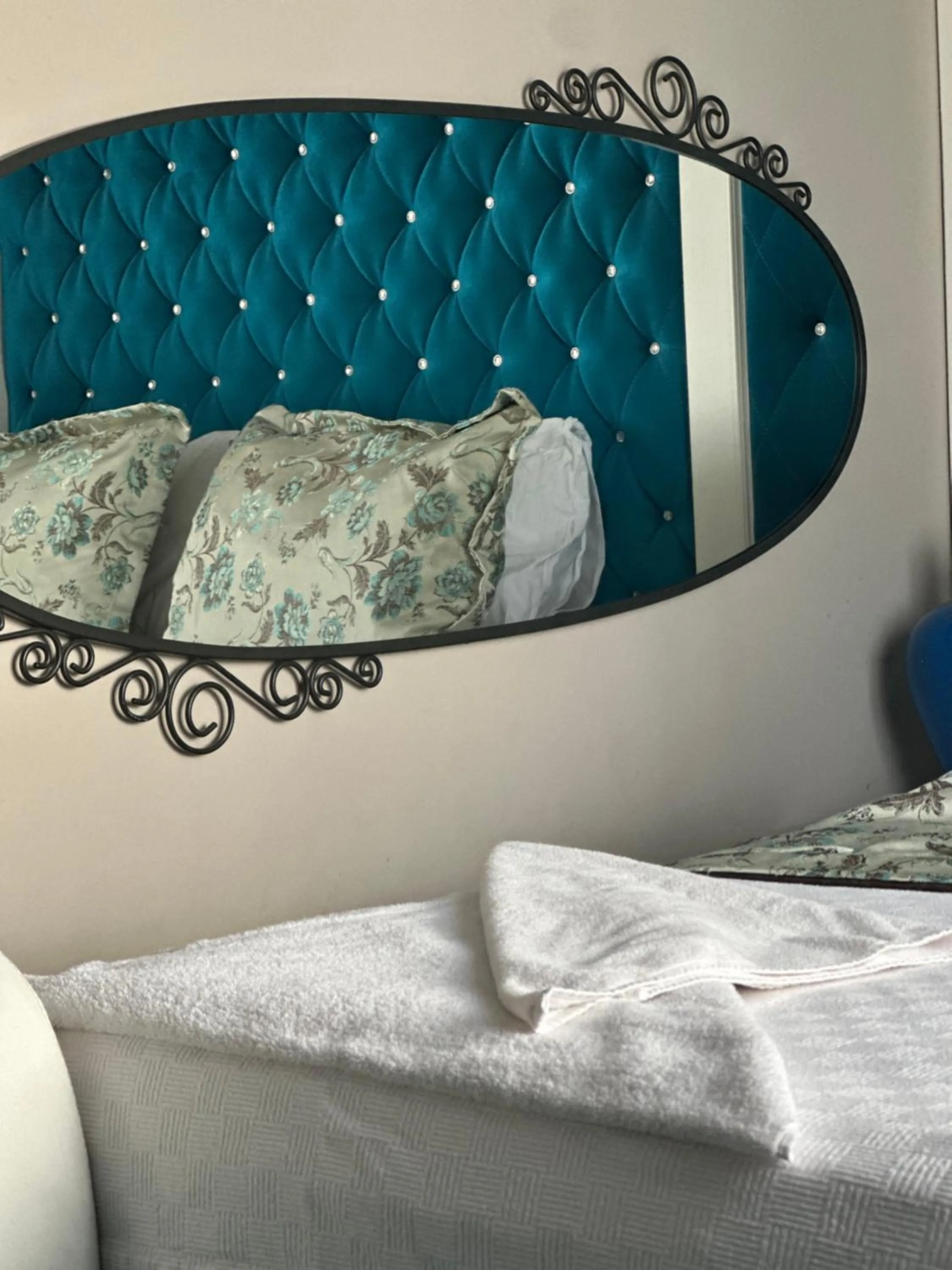 Photo of the whole room, Bed in Microyal Hotel