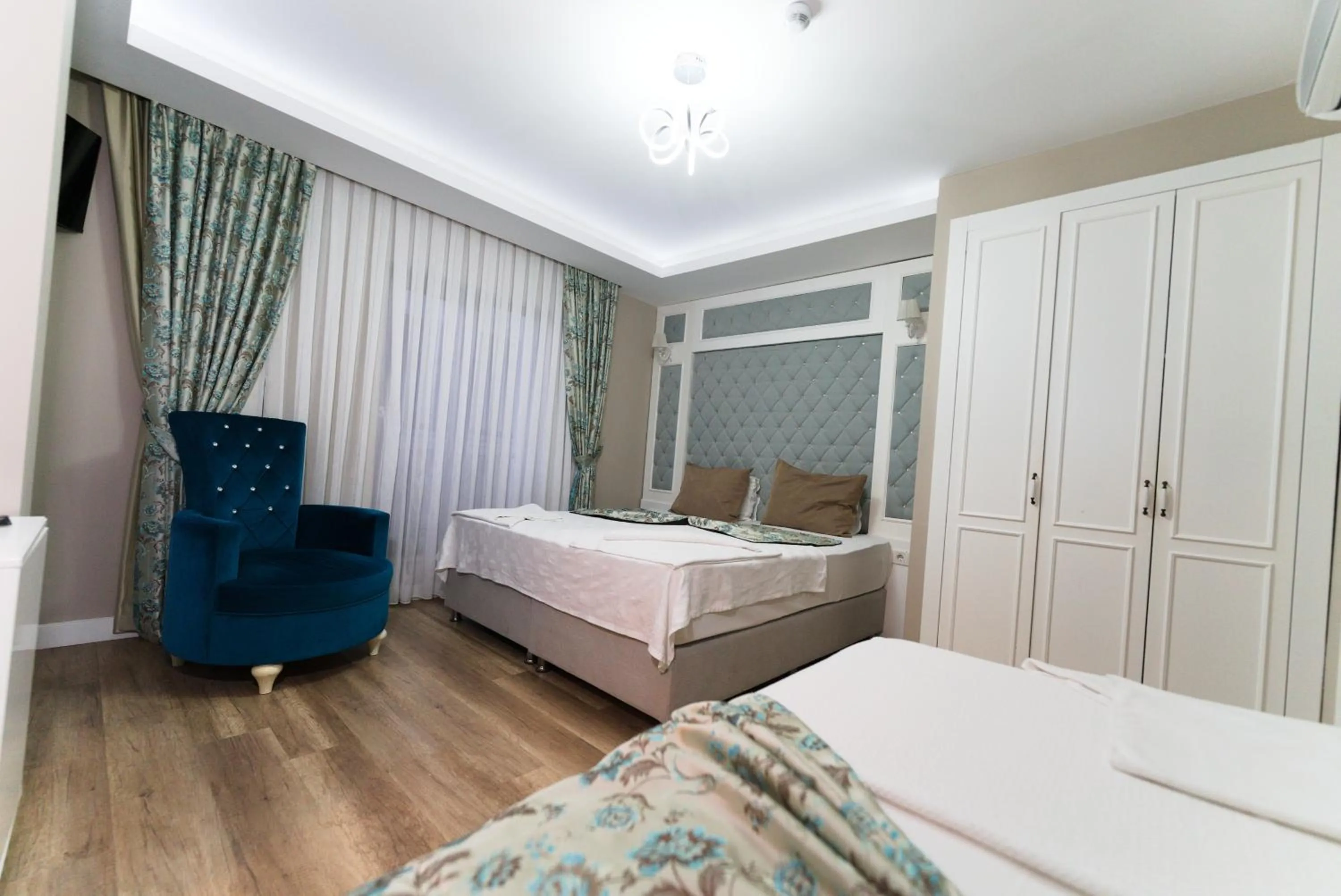 Photo of the whole room, Bed in Microyal Hotel