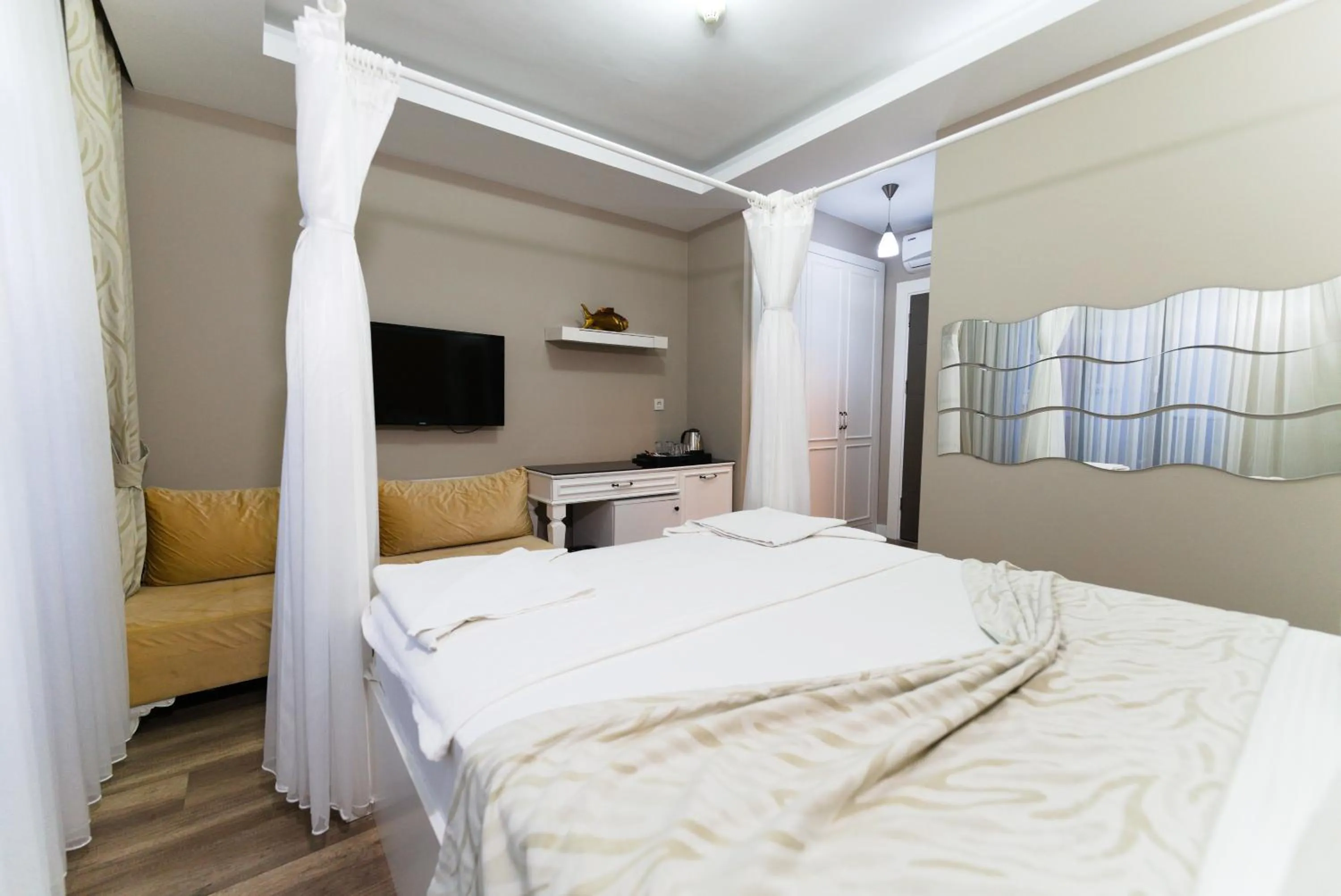 Photo of the whole room, Bed in Microyal Hotel